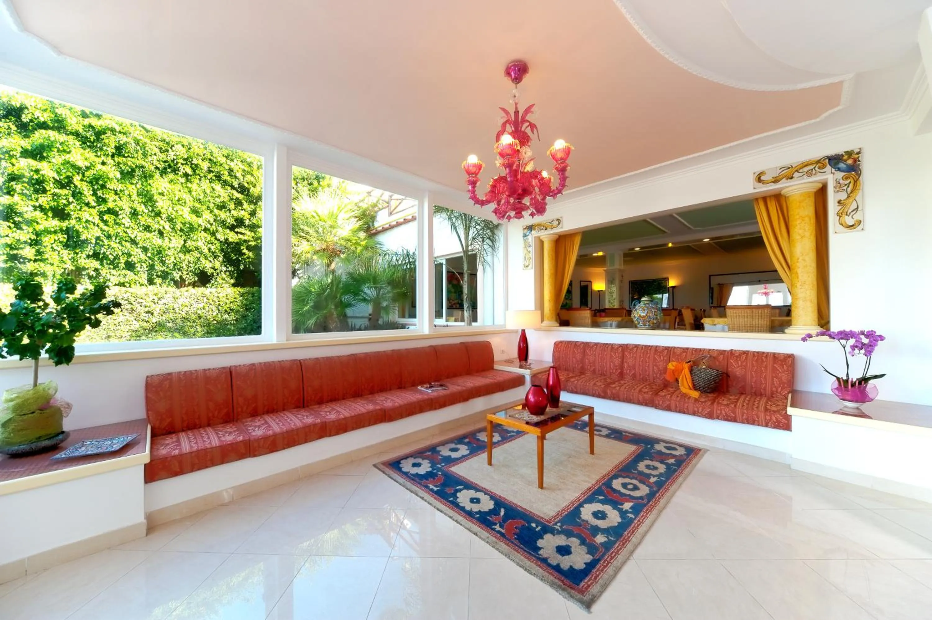 Communal lounge/ TV room in Hotel Villa Bianca