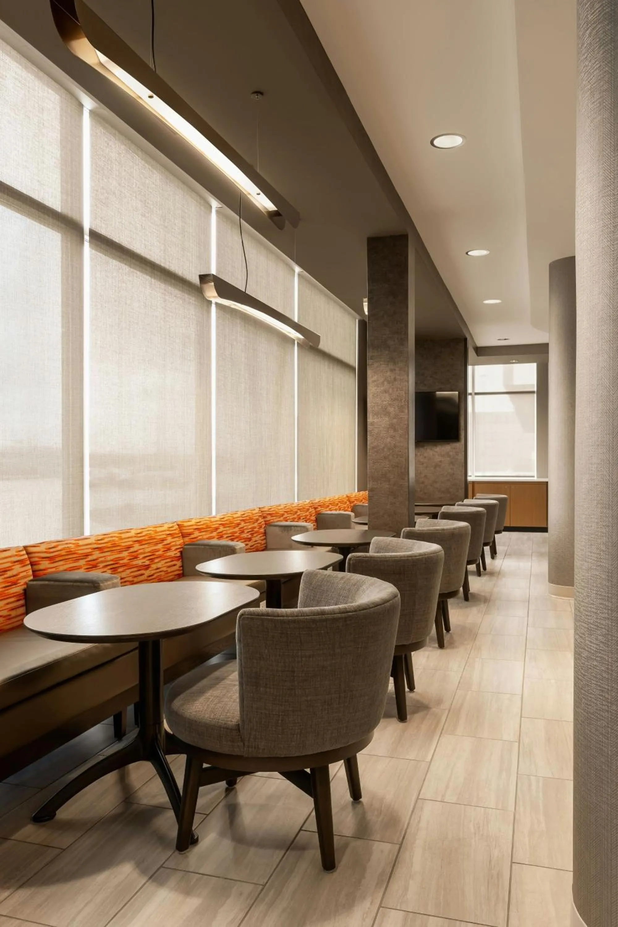 Restaurant/places to eat in SpringHill Suites by Marriott Fargo