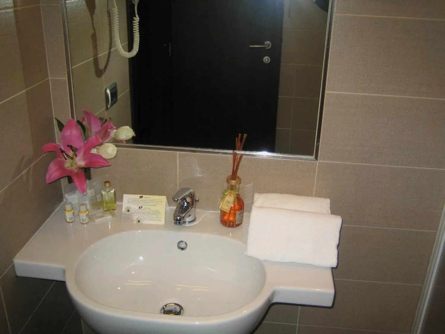 Bathroom in Florida rooms - comfort Hotel