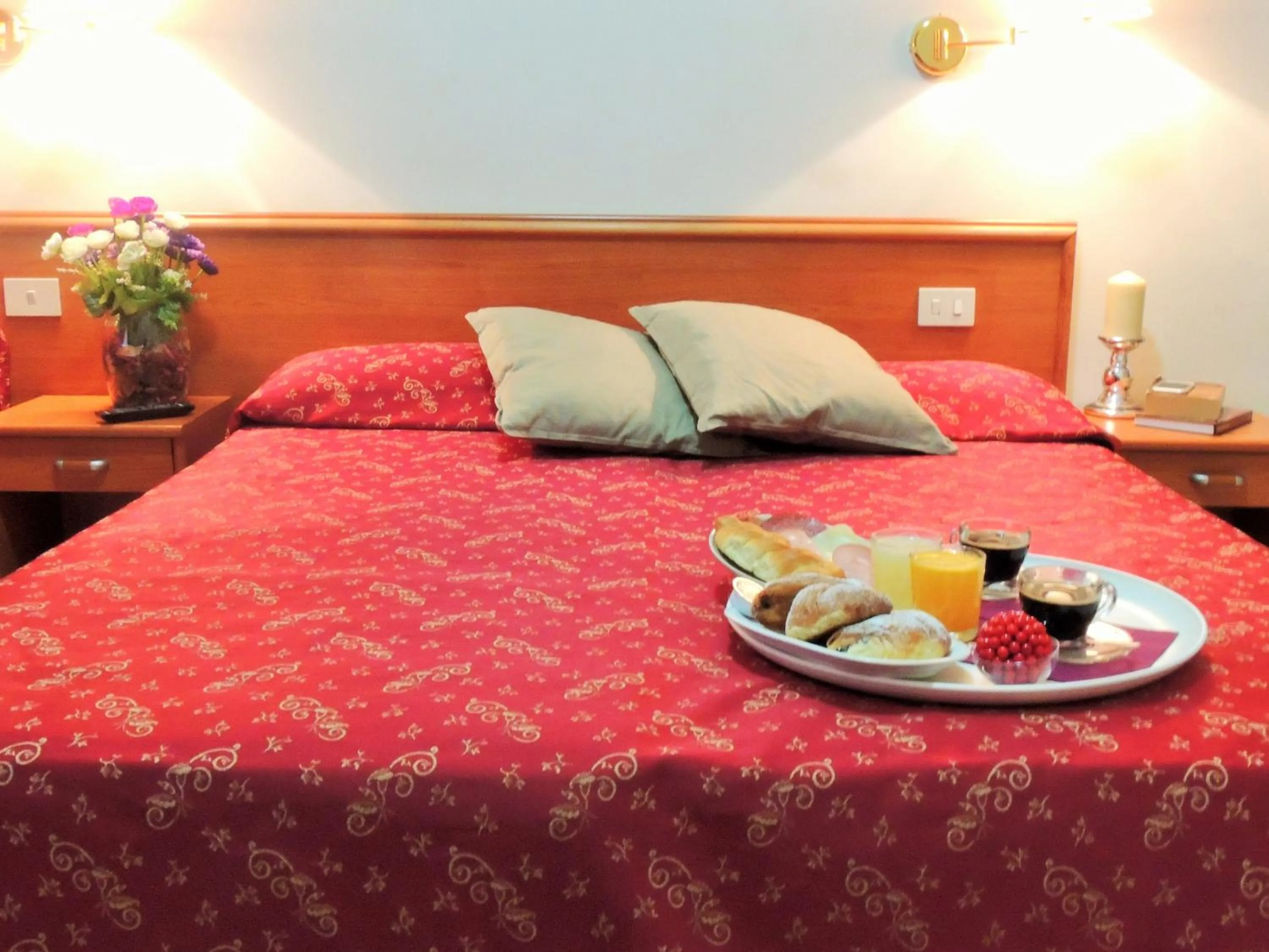 Decorative detail, Bed in Florida rooms - comfort Hotel