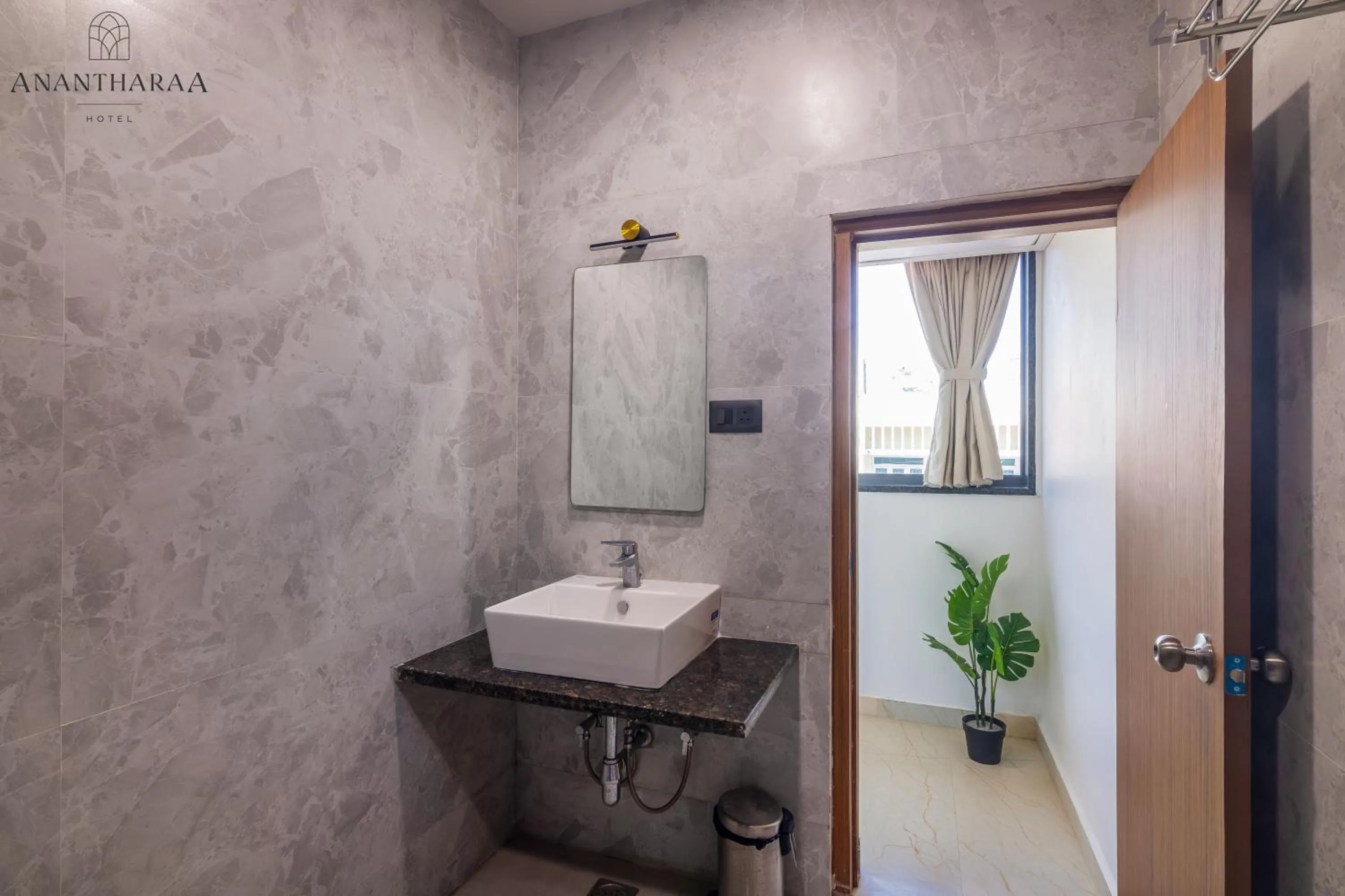 Shower in Anantharaa Hotel