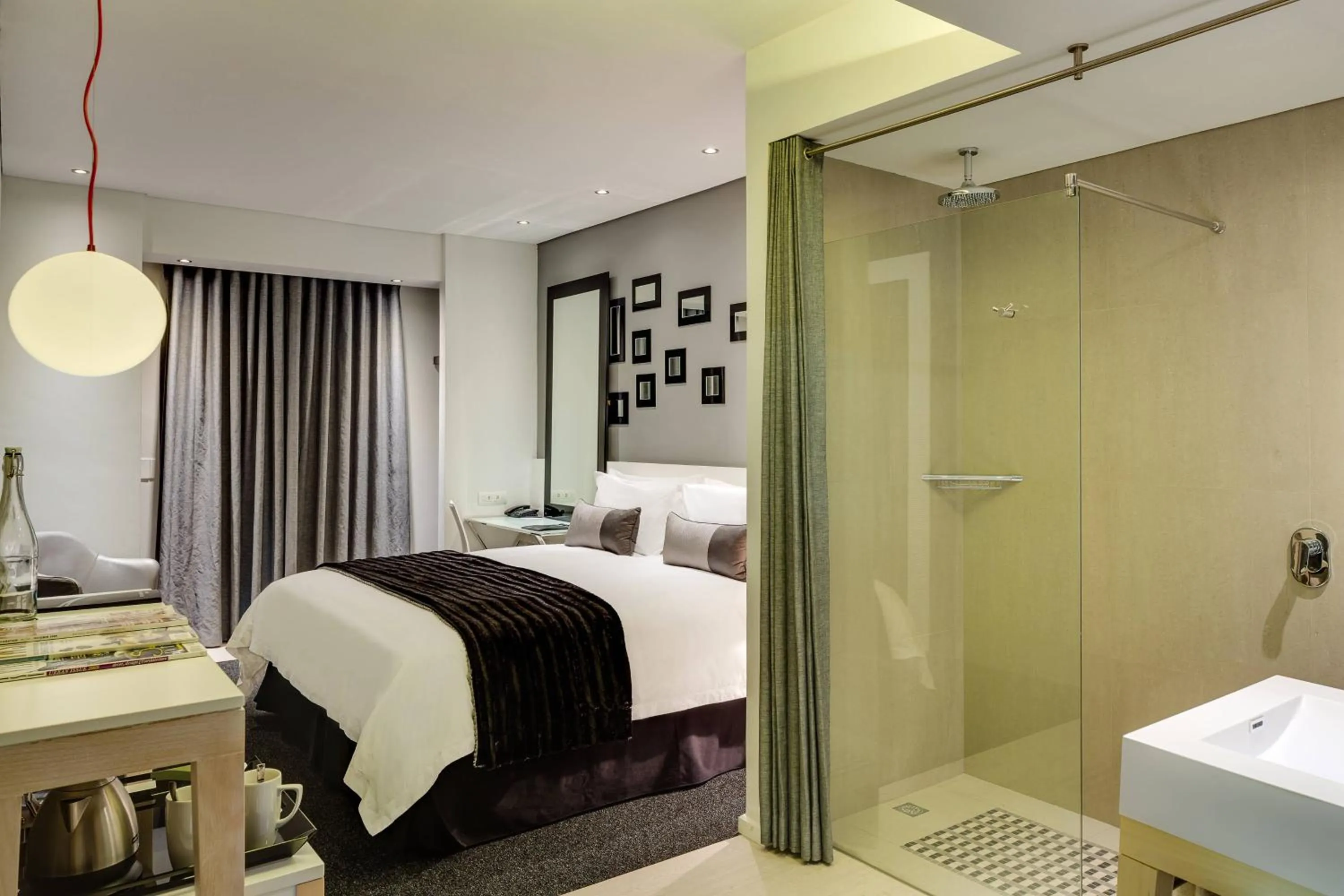 Photo of the whole room, Bed in Protea Hotel Fire & Ice! by Marriott Pretoria Menlyn