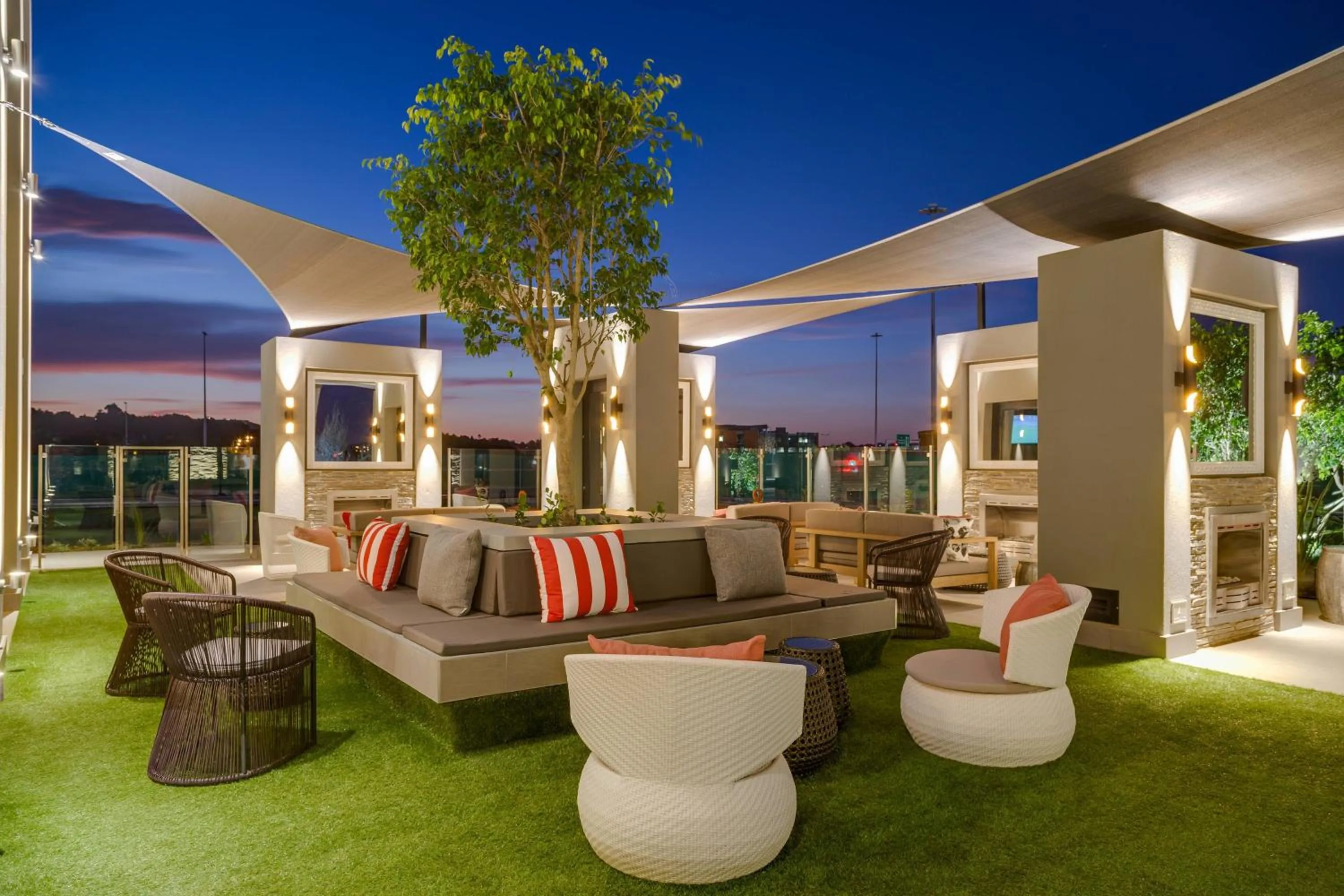 Lounge or bar in Protea Hotel Fire & Ice! by Marriott Pretoria Menlyn