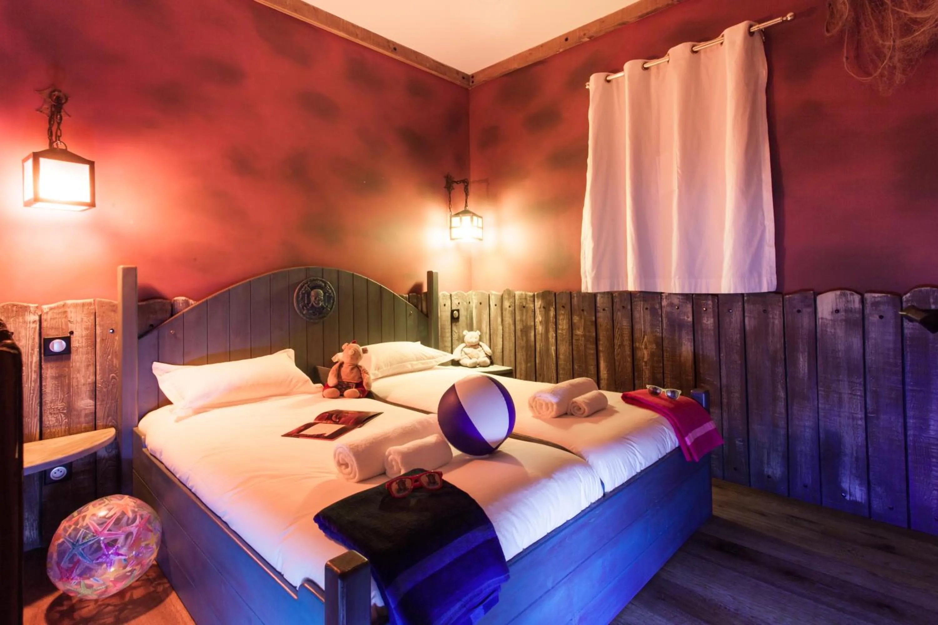 Bed in Hôtel Cap Pirate