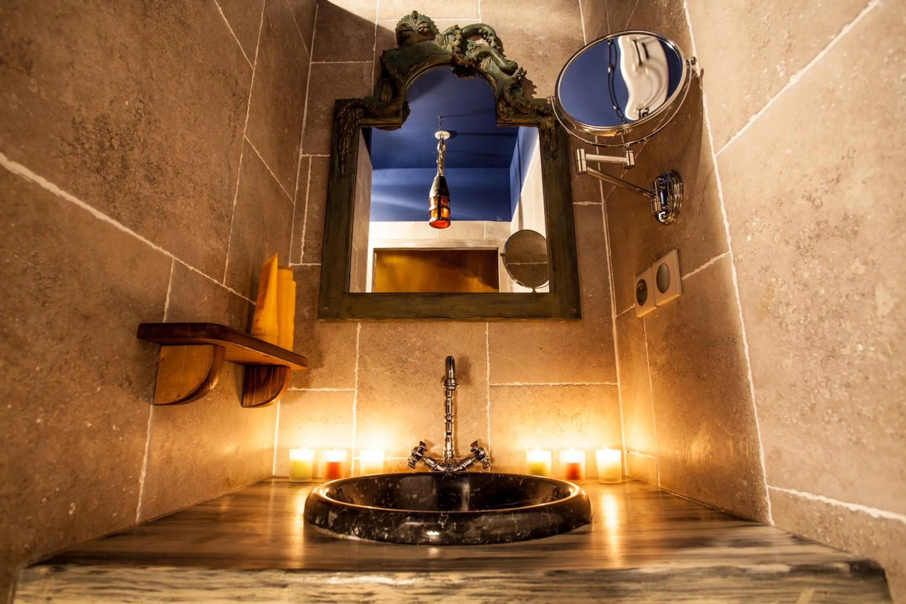 Staff in Hôtel Cap Pirate