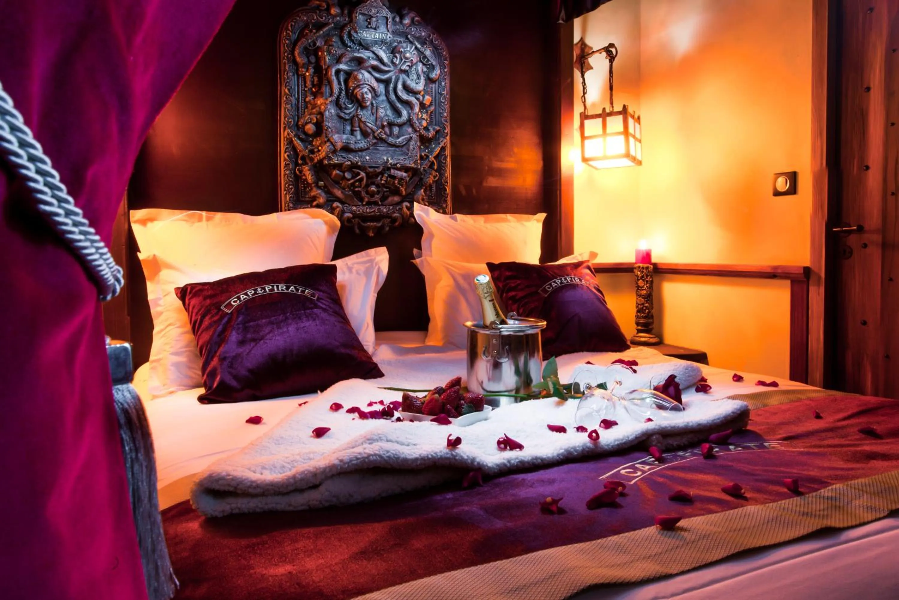 Bed in Hôtel Cap Pirate