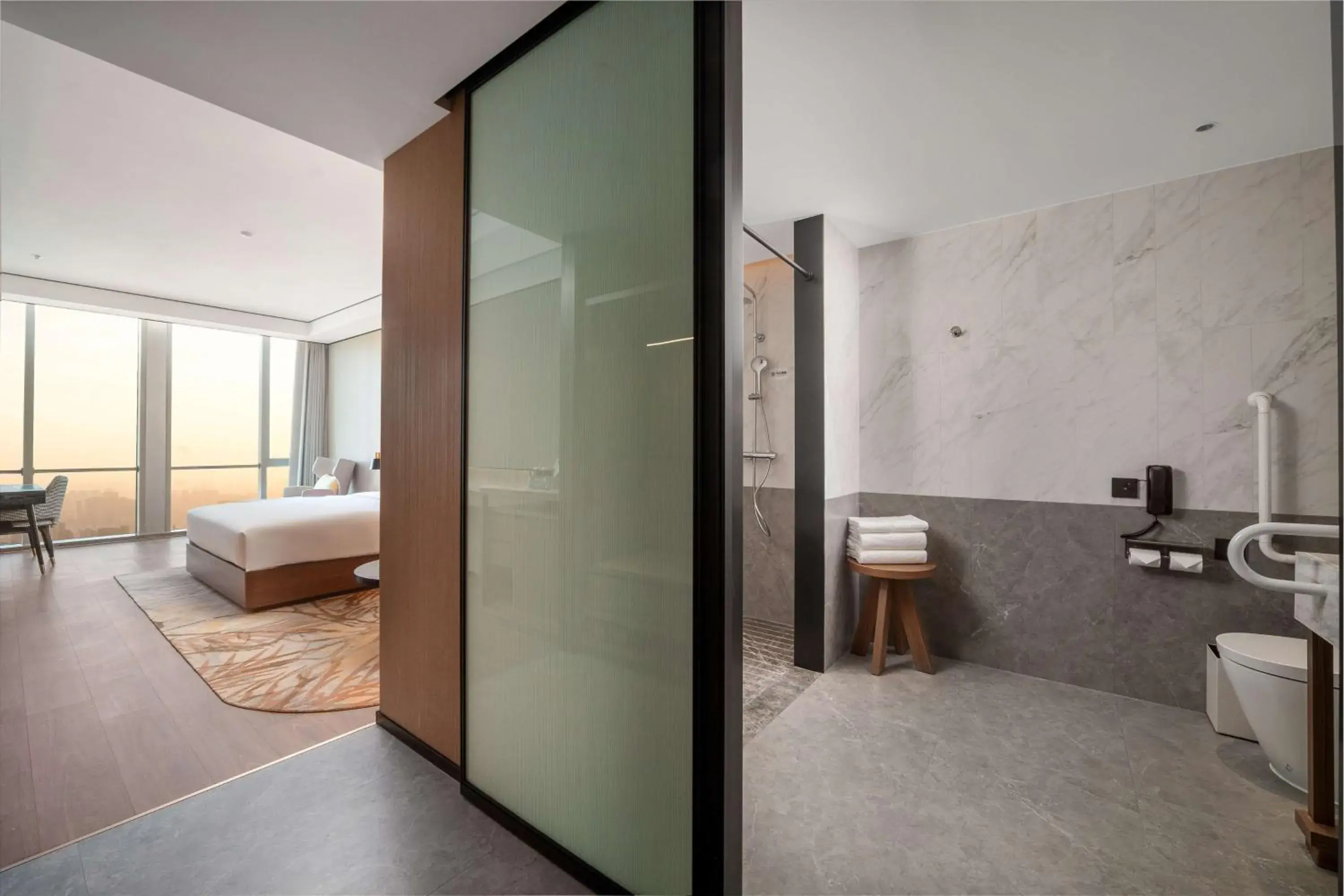 Bathroom, Bed in Hilton Garden Inn Hefei Feixi Bathroom, Bed in Hilton Garden Inn Hefei Feixi