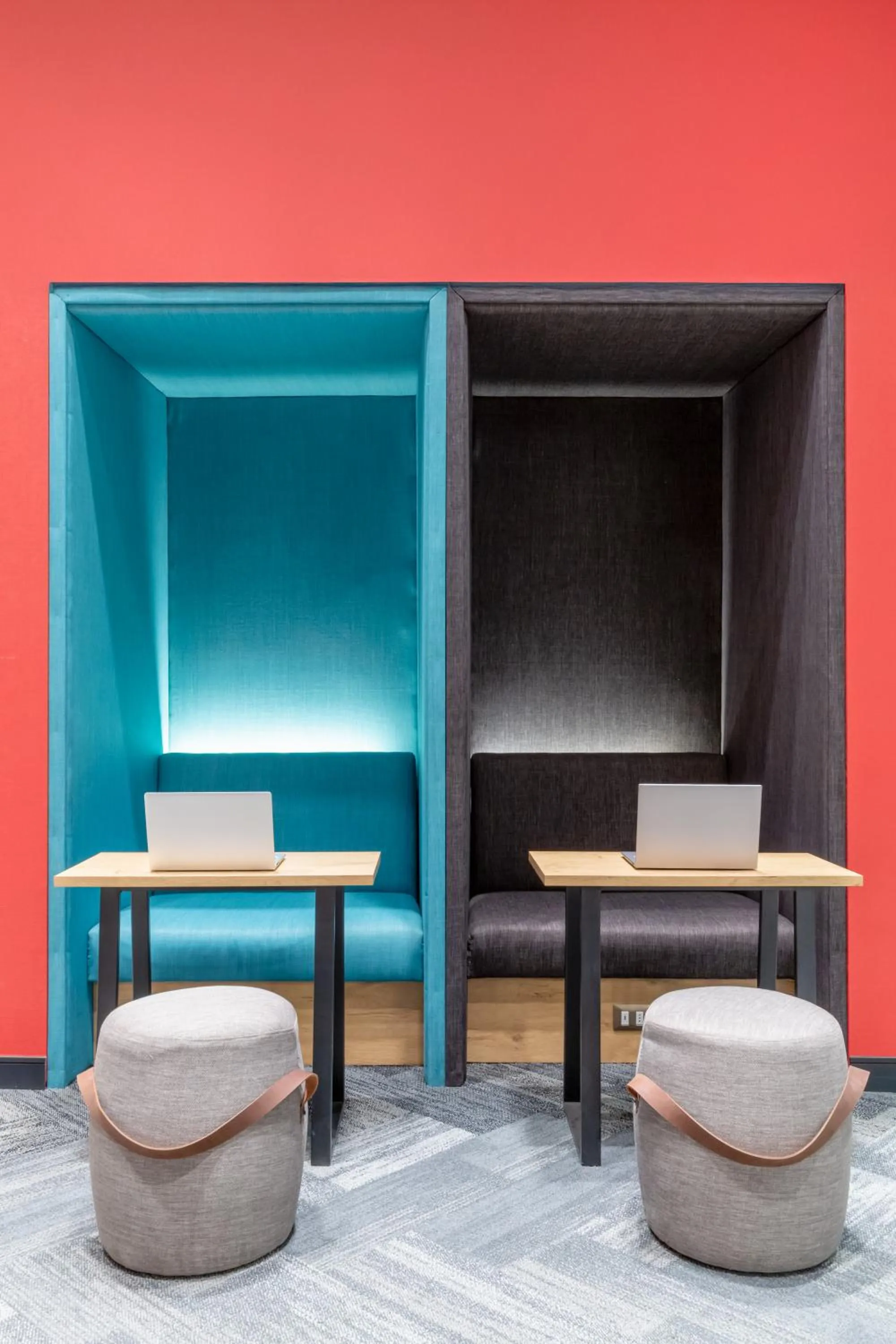 Lobby or reception in Tru By Hilton Chillan Ferrat