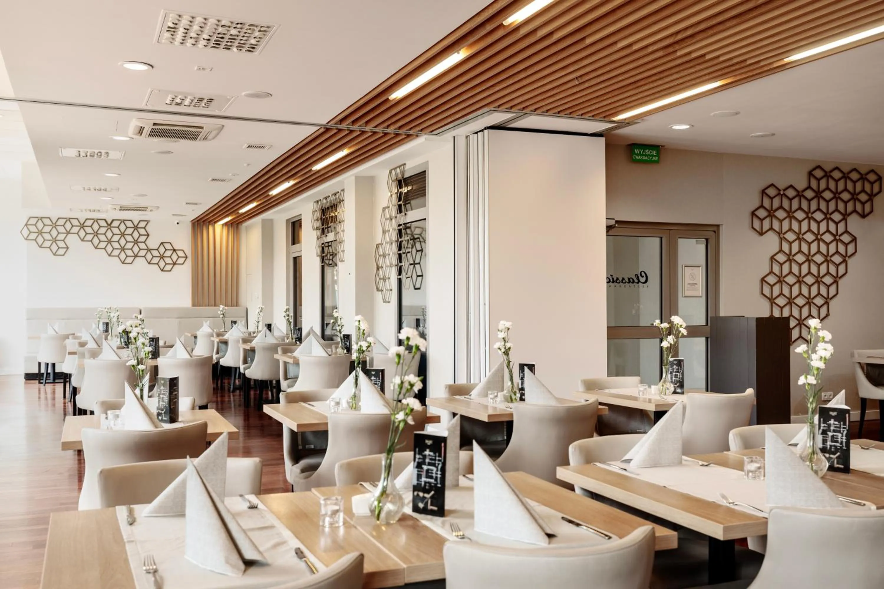 Restaurant/places to eat in Diune Resort by Zdrojowa