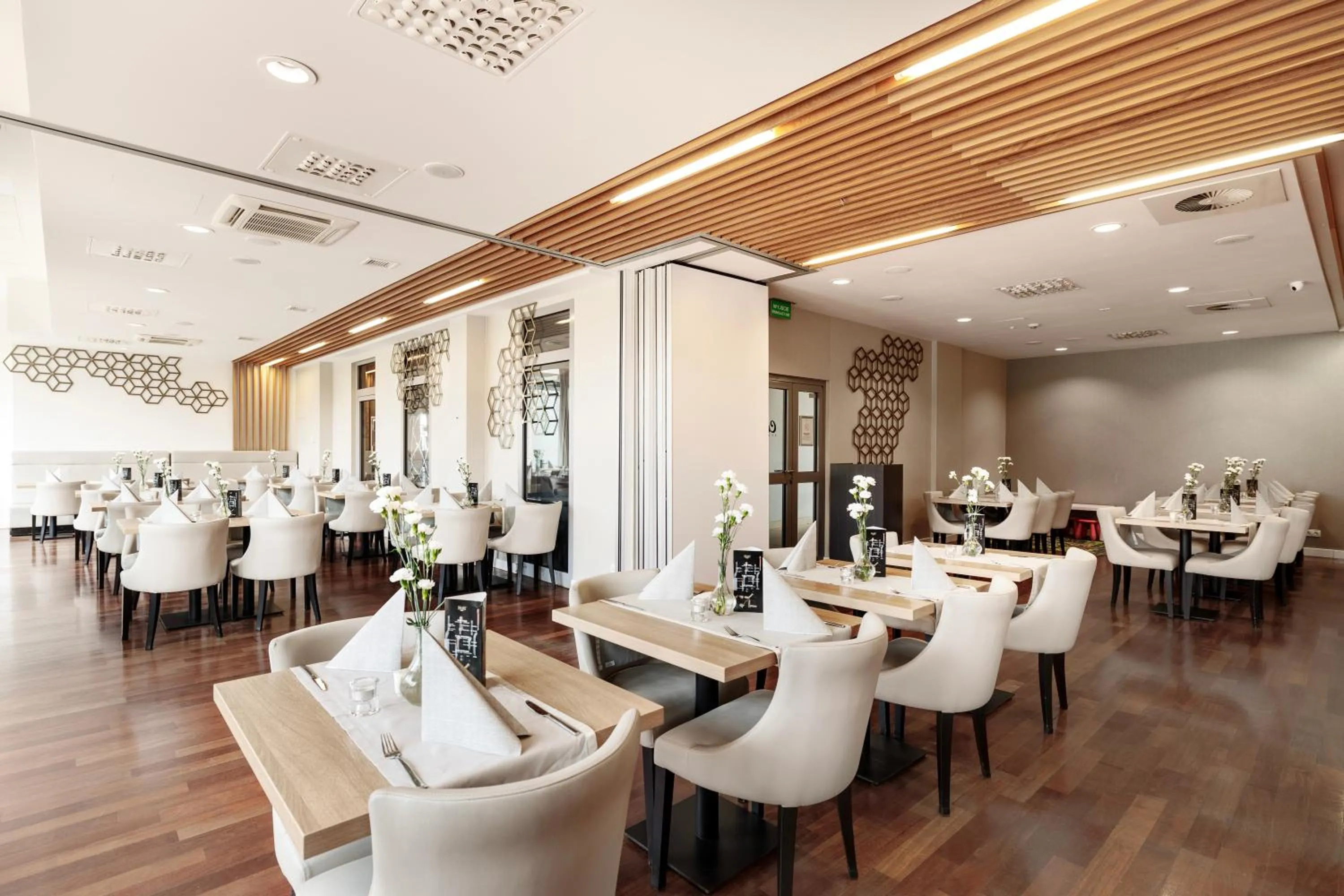 Restaurant/places to eat in Diune Resort by Zdrojowa