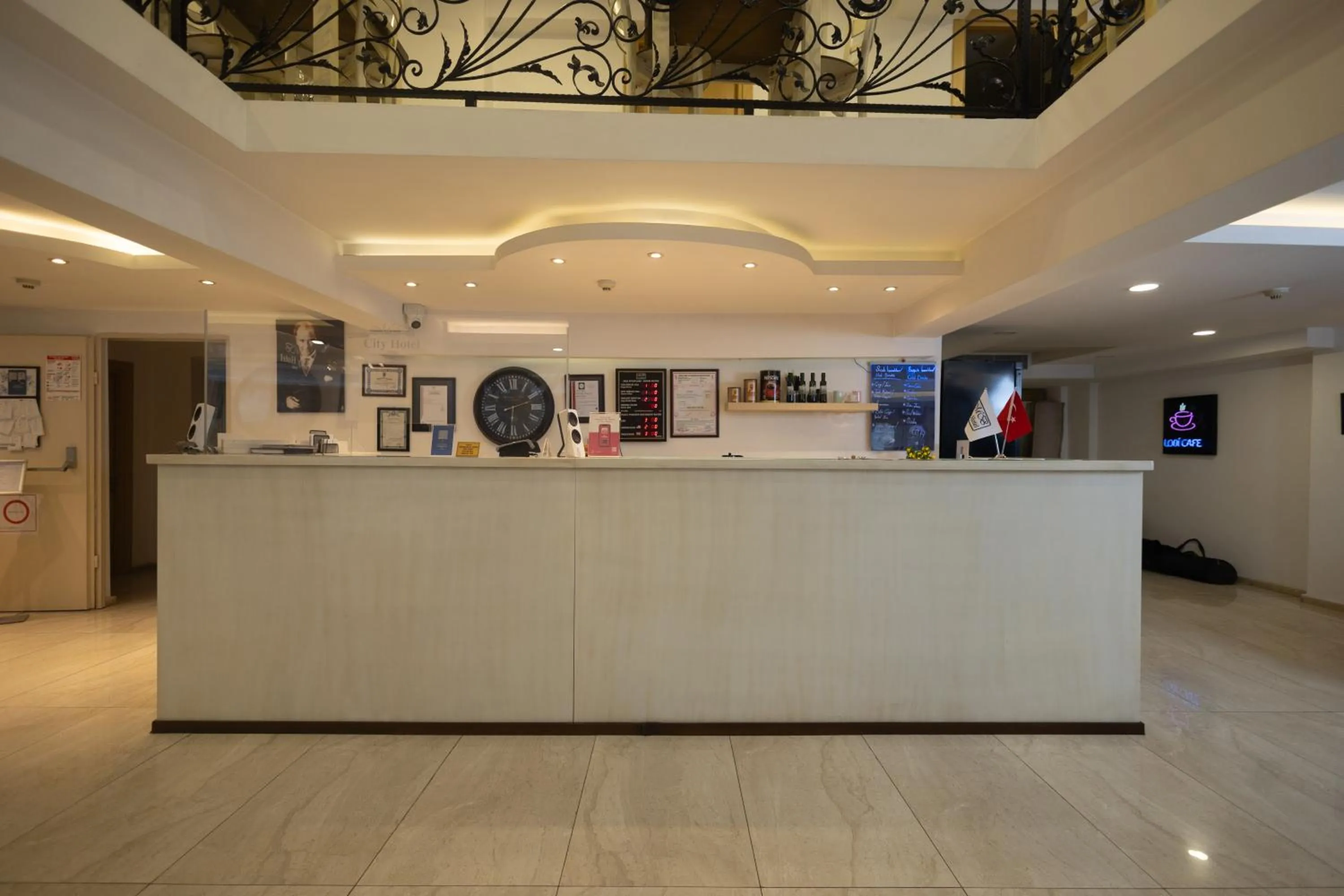 Lobby or reception in MB City Hotel