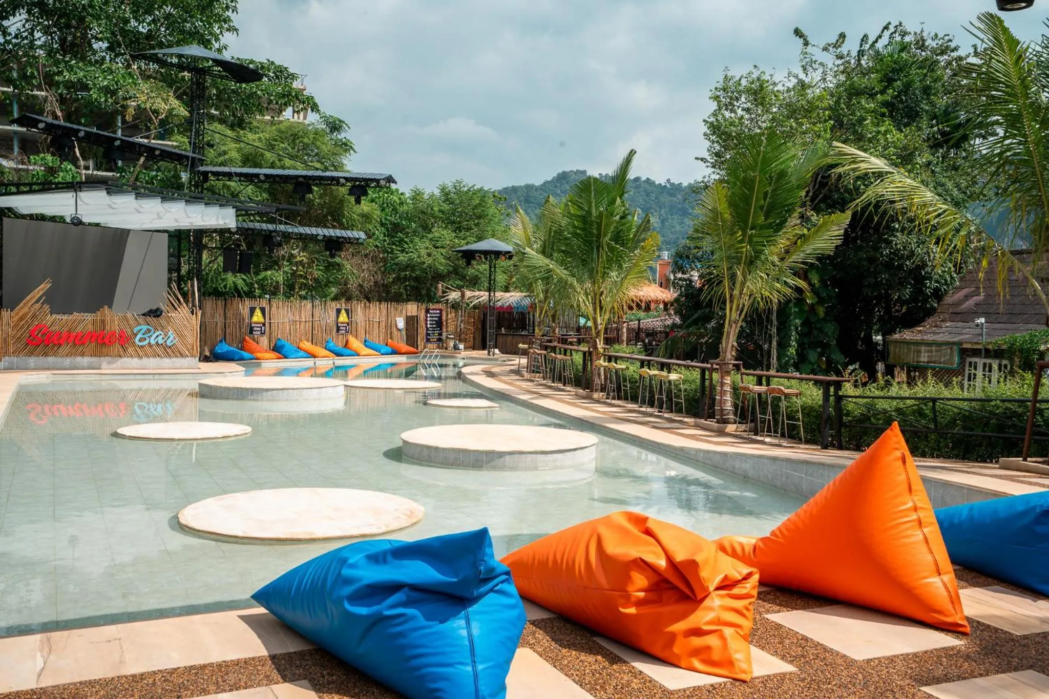 Summer Club and Hostel Ao Nang