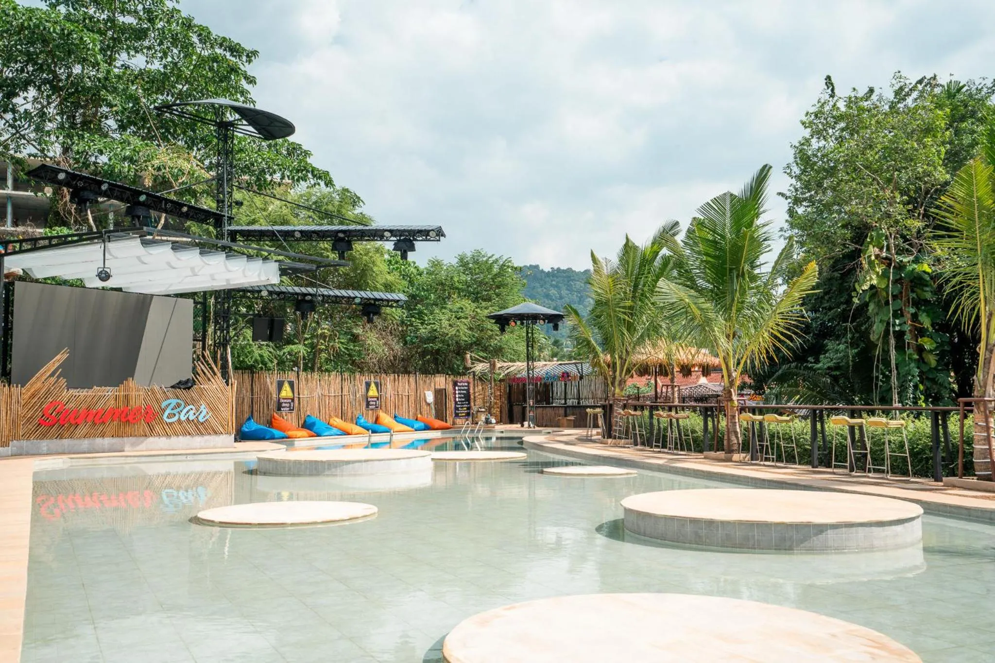 Summer Club and Hostel Ao Nang