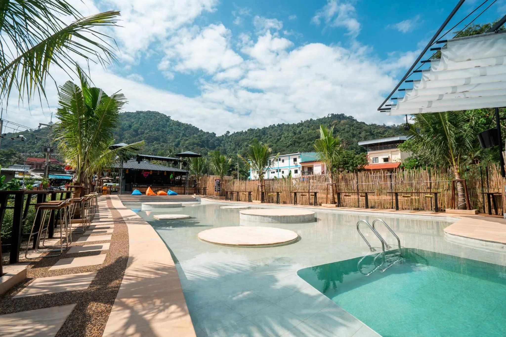 Summer Club and Hostel Ao Nang