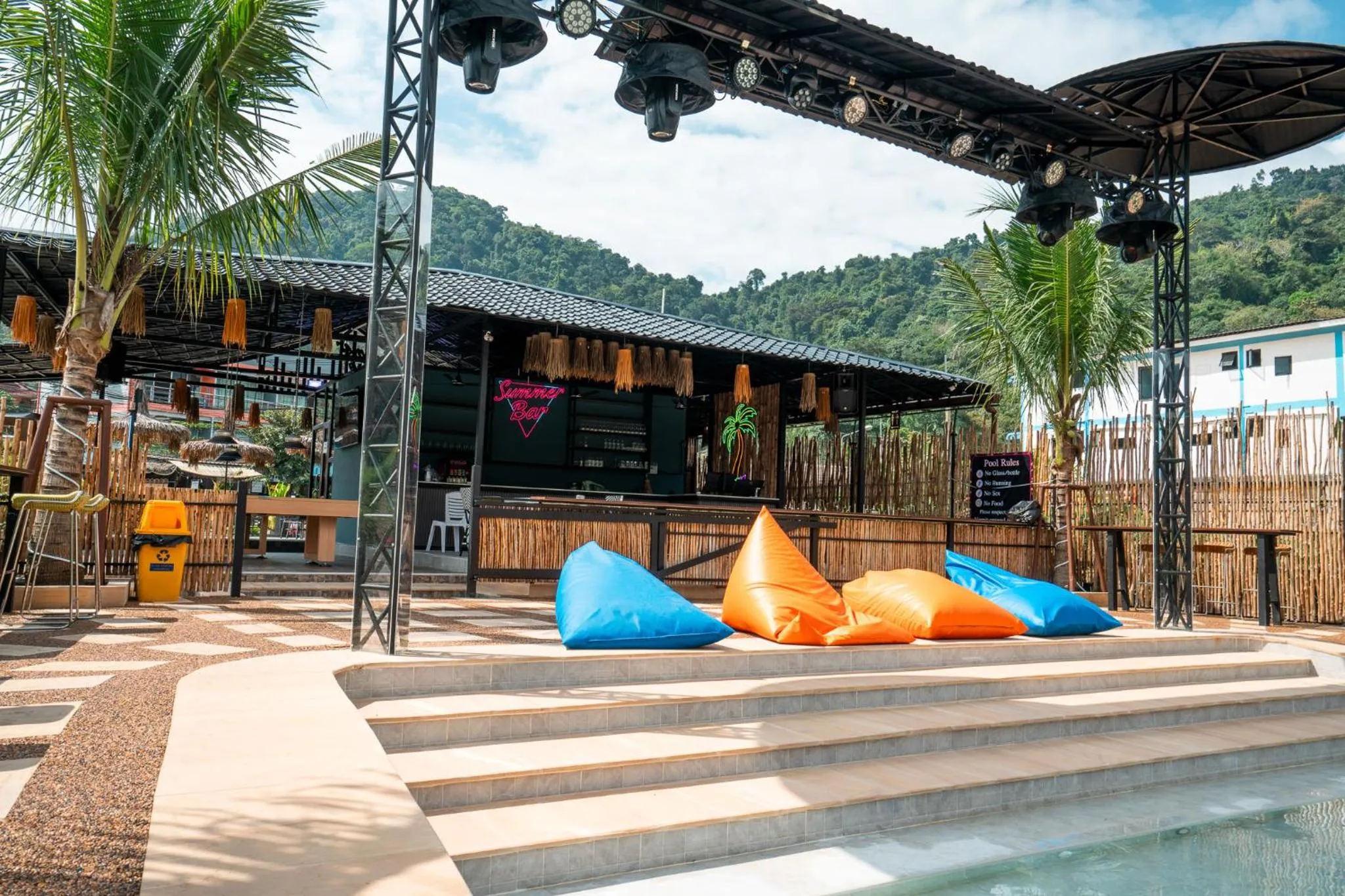 Summer Club and Hostel Ao Nang