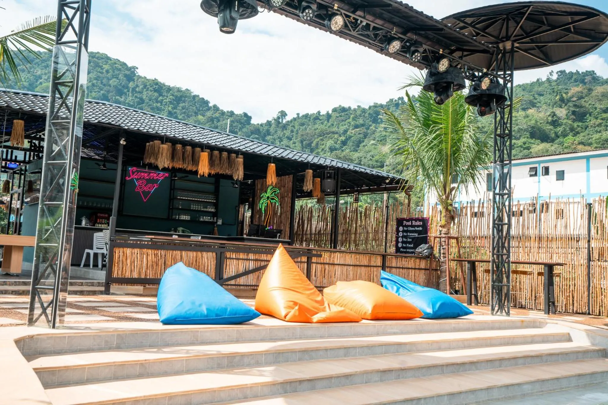 Summer Club and Hostel Ao Nang