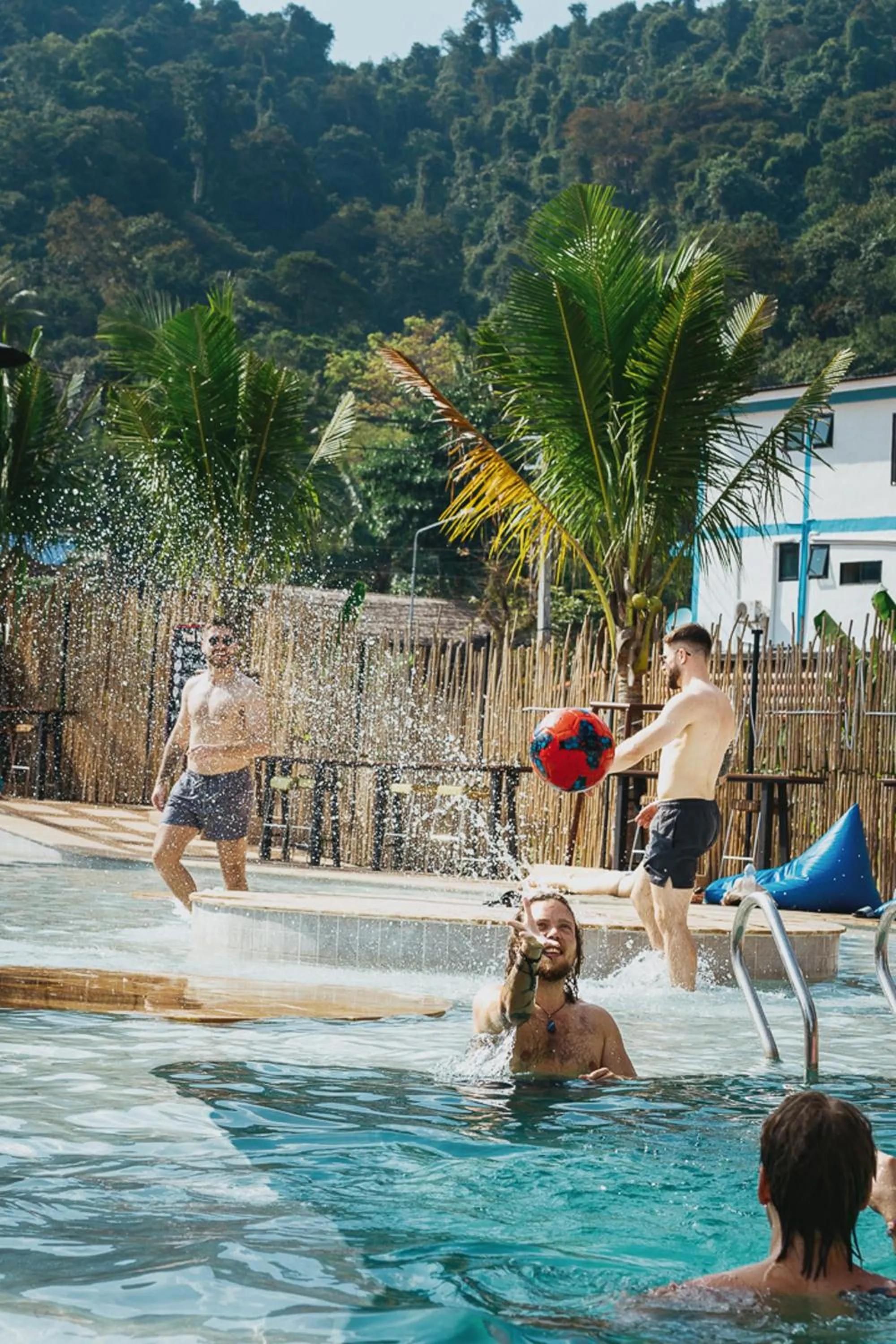 Summer Club and Hostel Ao Nang