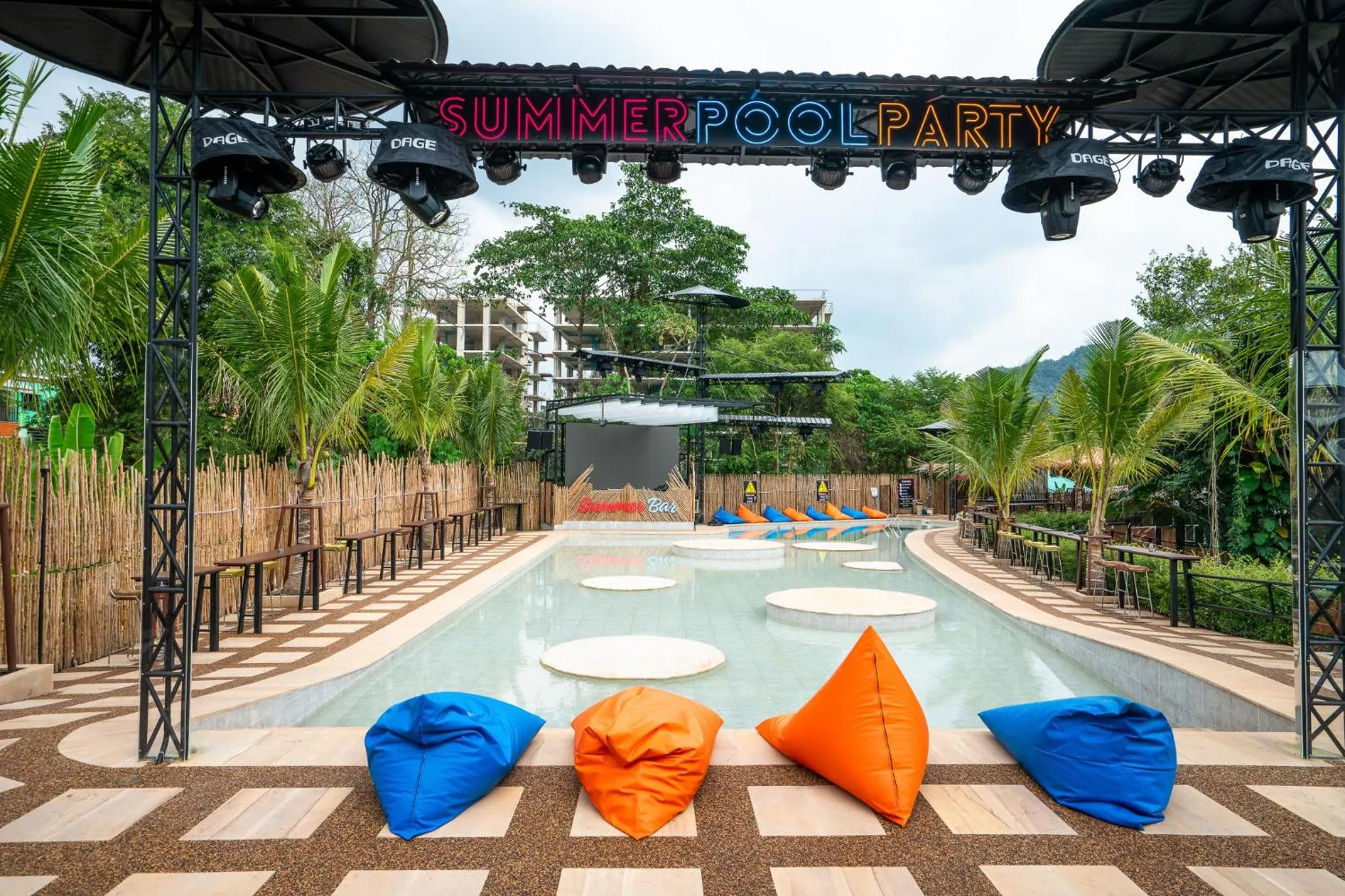 Summer Club and Hostel Ao Nang