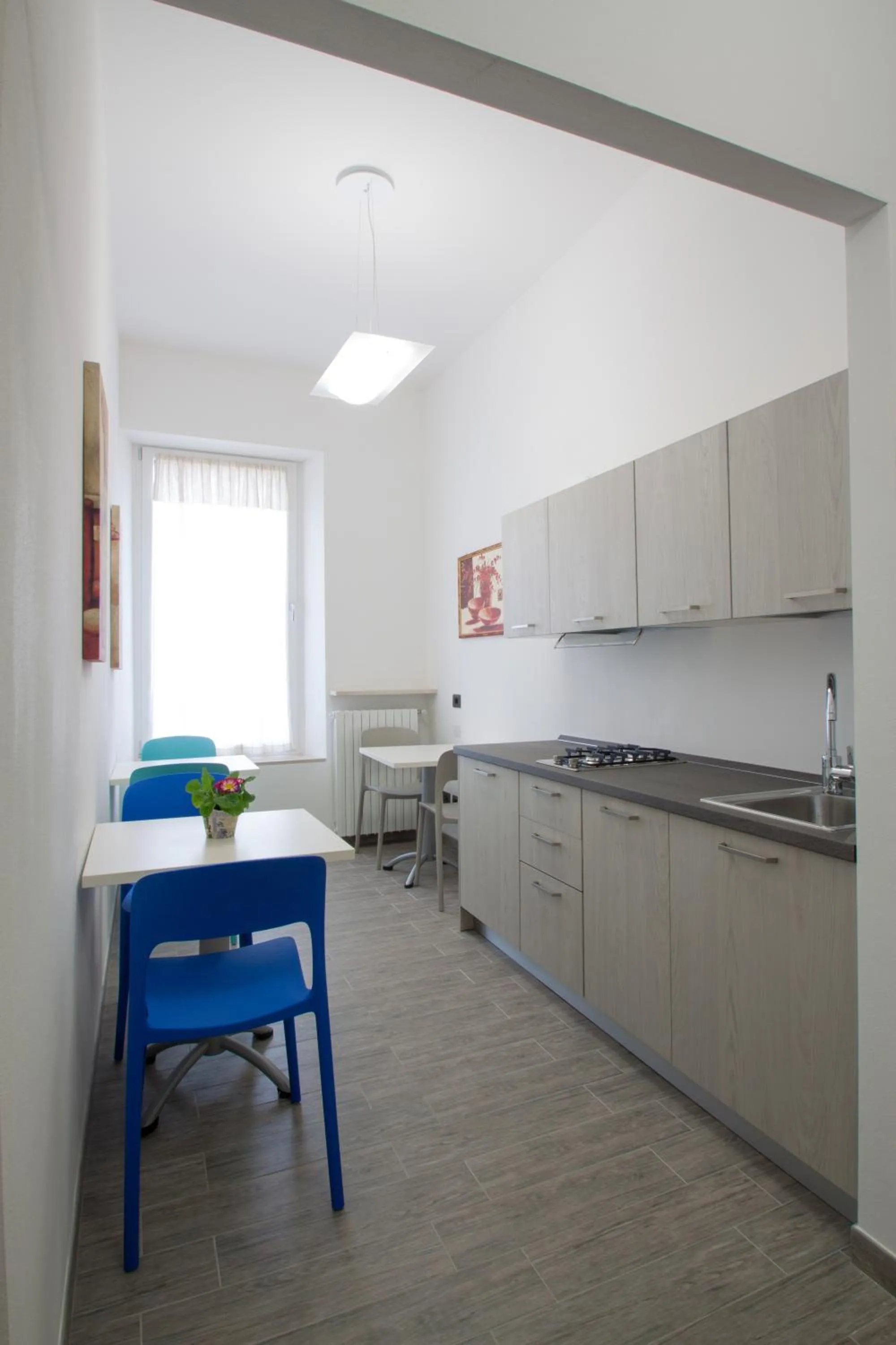 Communal kitchen in Palazzo di Primavera Guest House