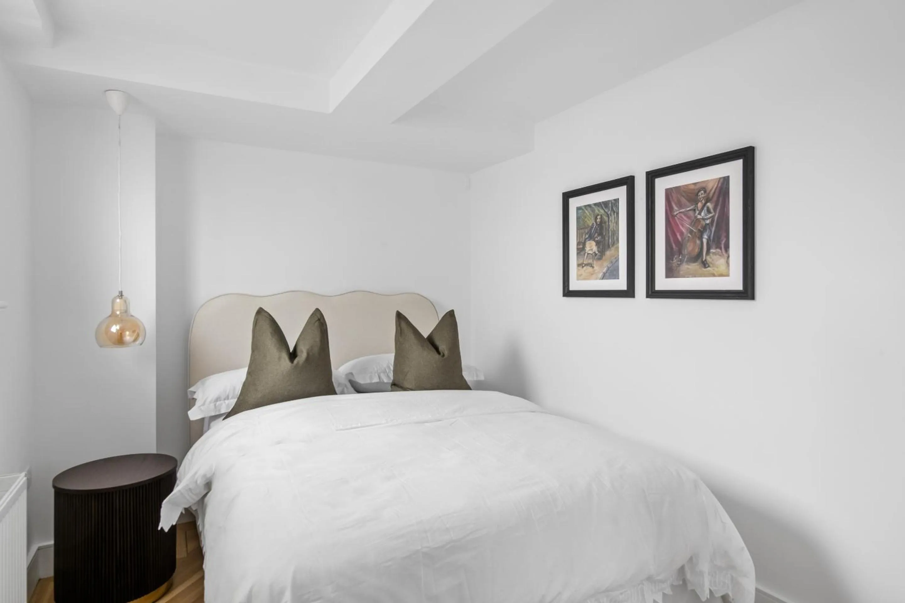 Bedroom, Bed in Navigation Yard