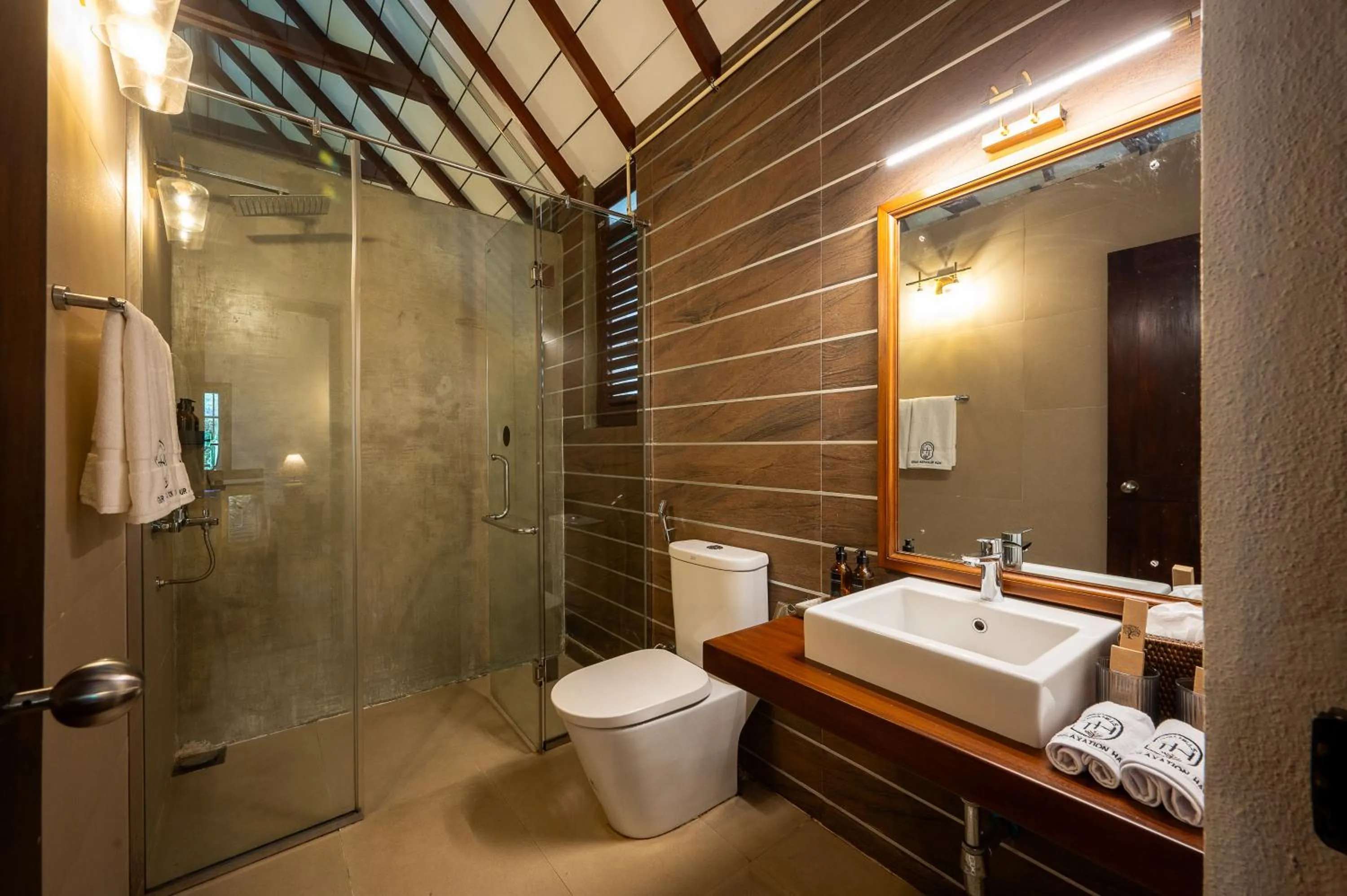 Tathya Hills - Luxe Garden Retreat In The Hills