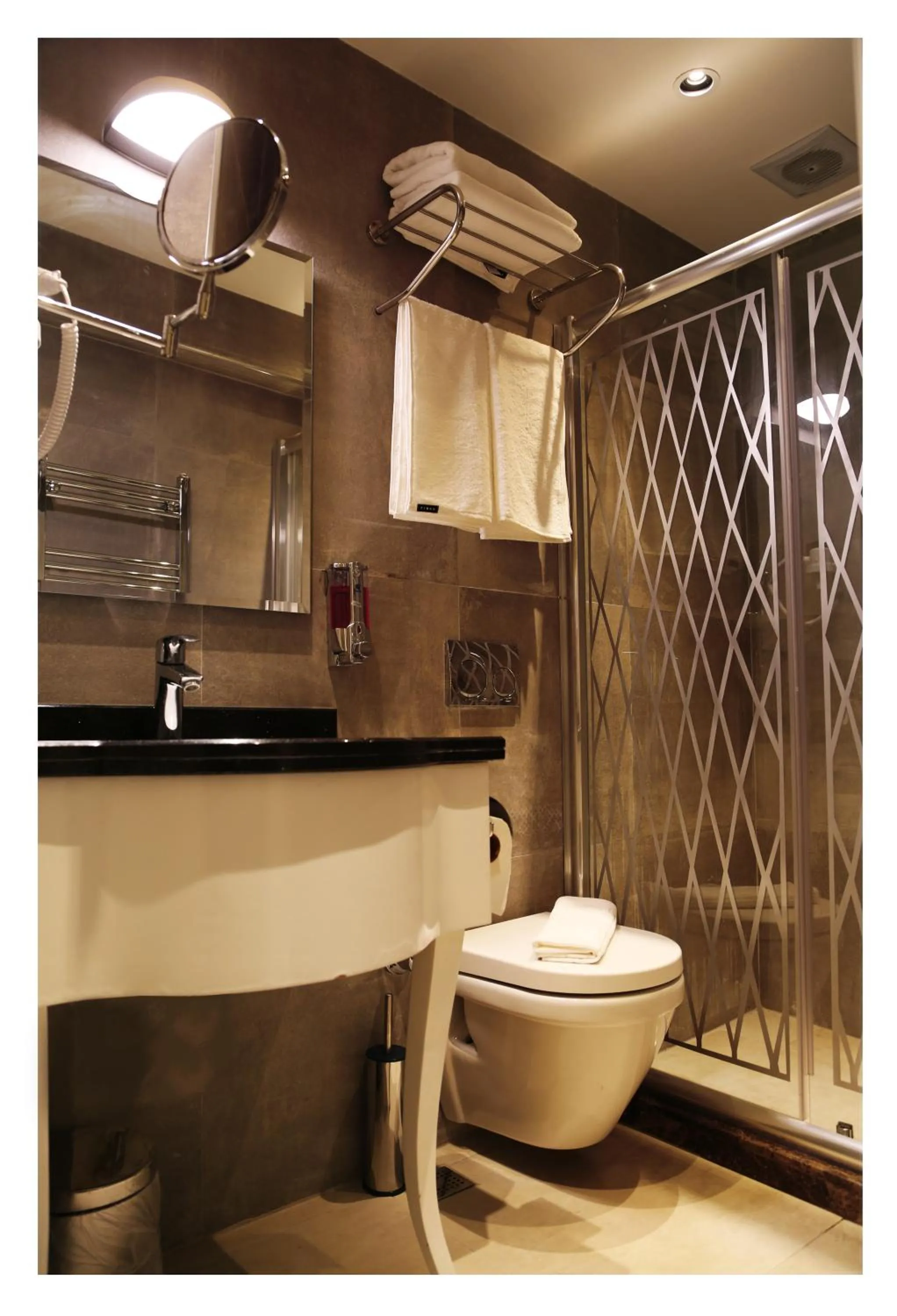 Shower in Fimka Hotel