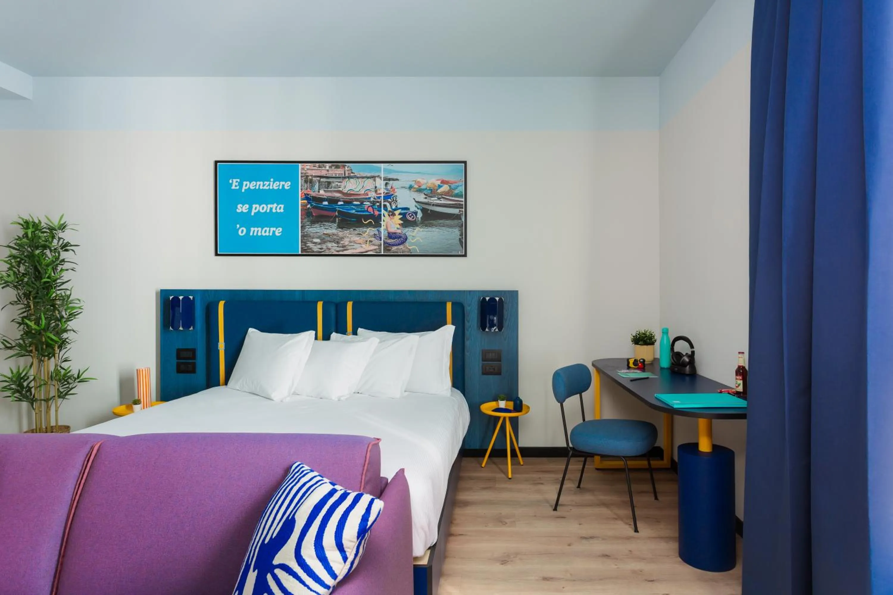 Bedroom, Bed in CX Naples Centrale