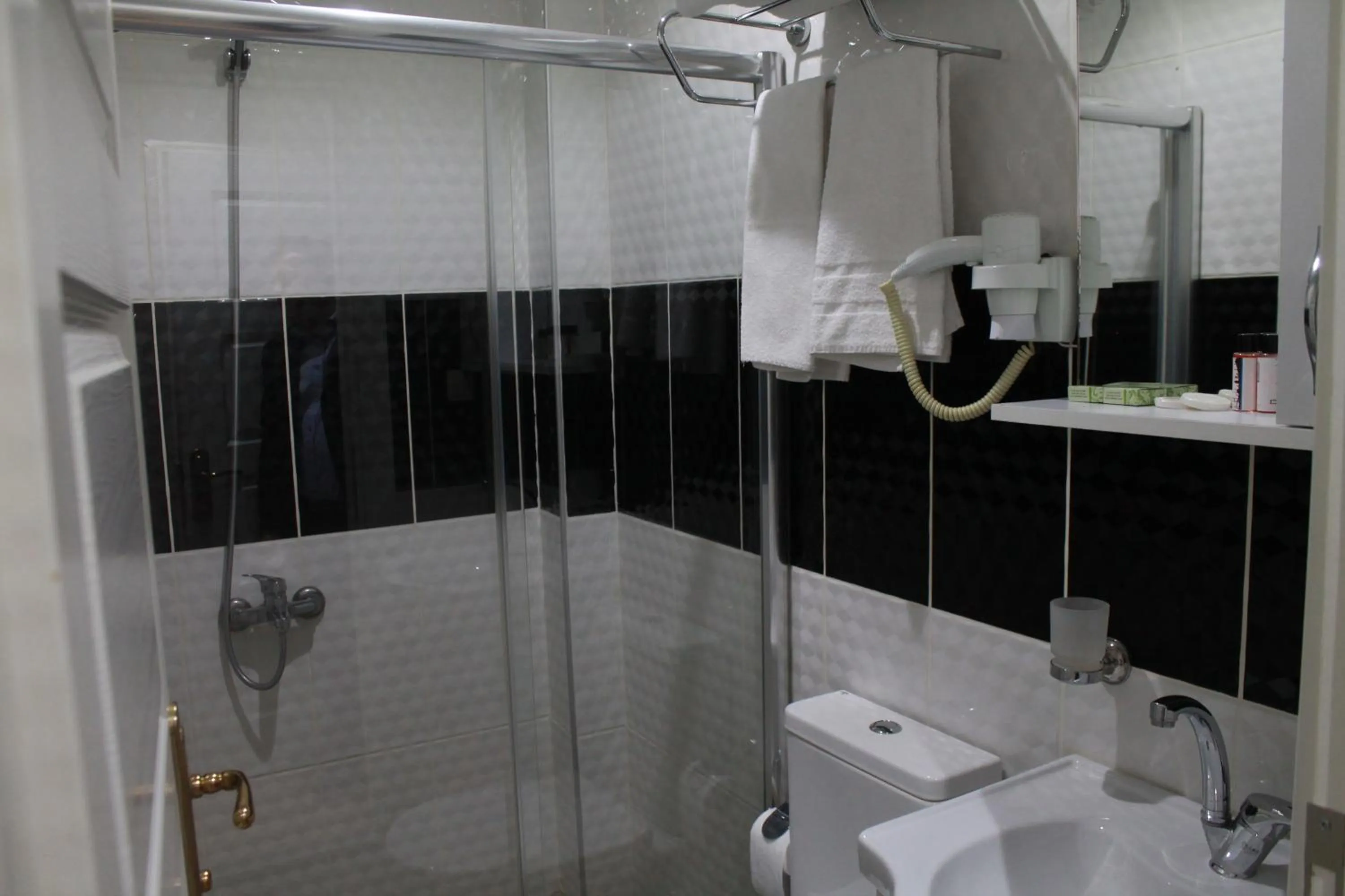 Bathroom in Abisso Hotel