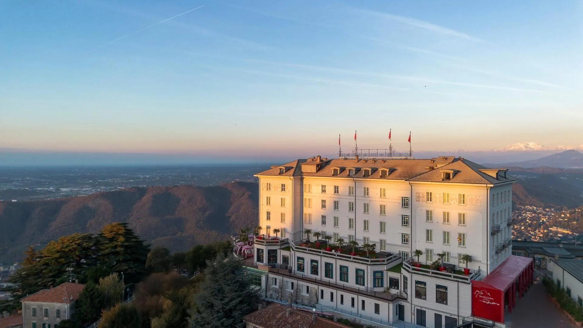 Property building in Nuvole Garden Hotel