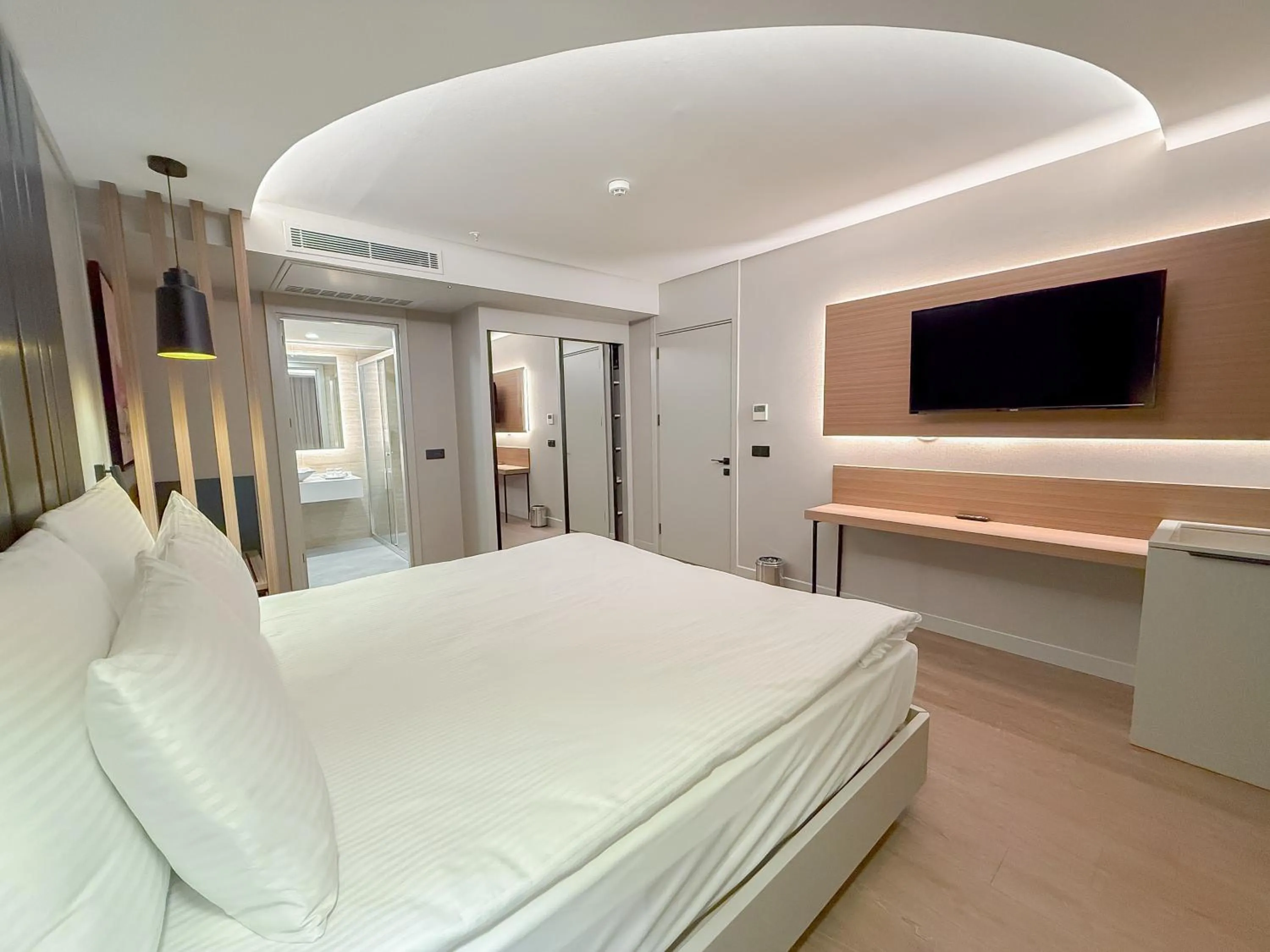 TV and multimedia, Bed in Dedeman Adana