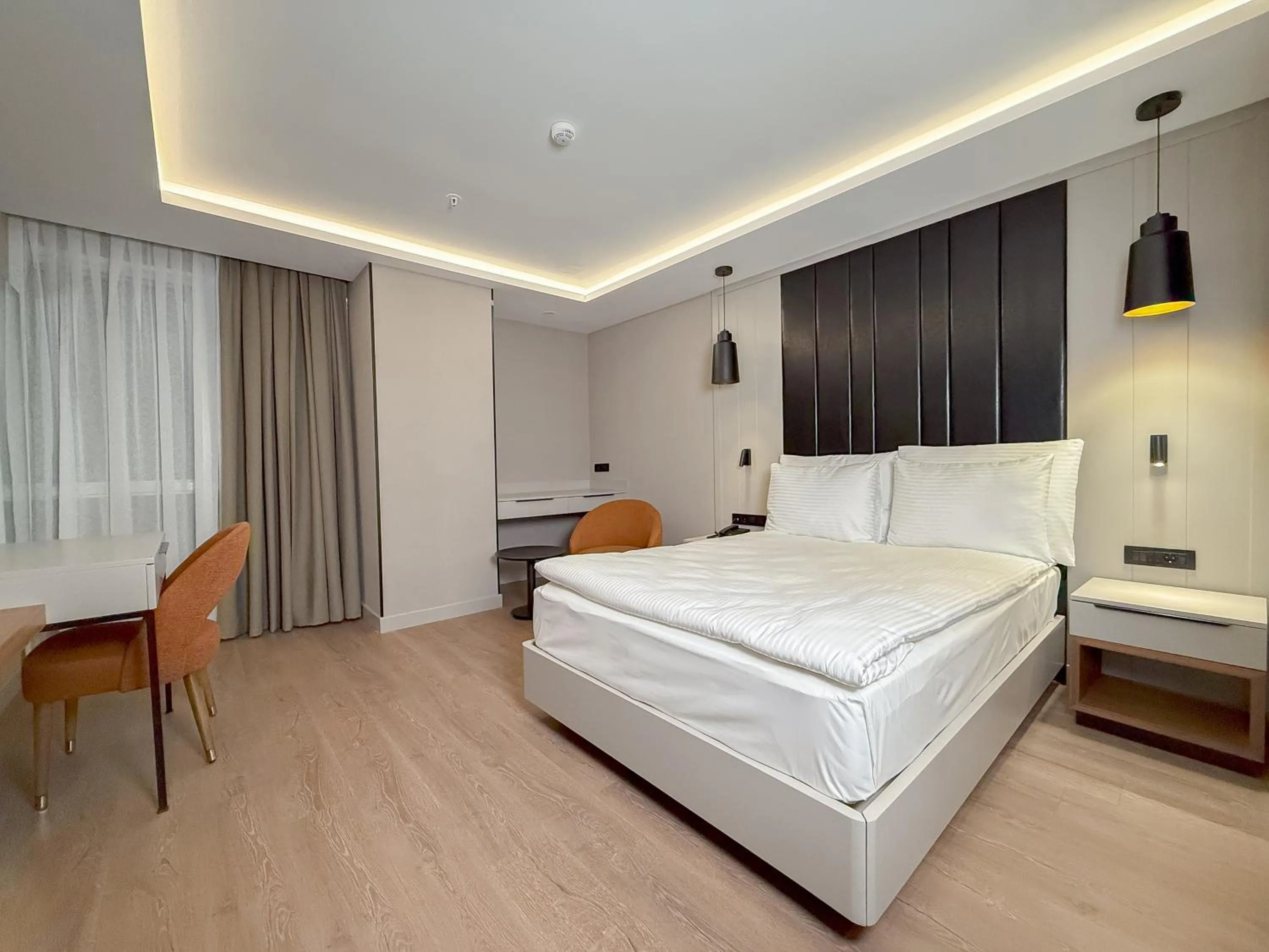 Photo of the whole room, Bed in Dedeman Adana