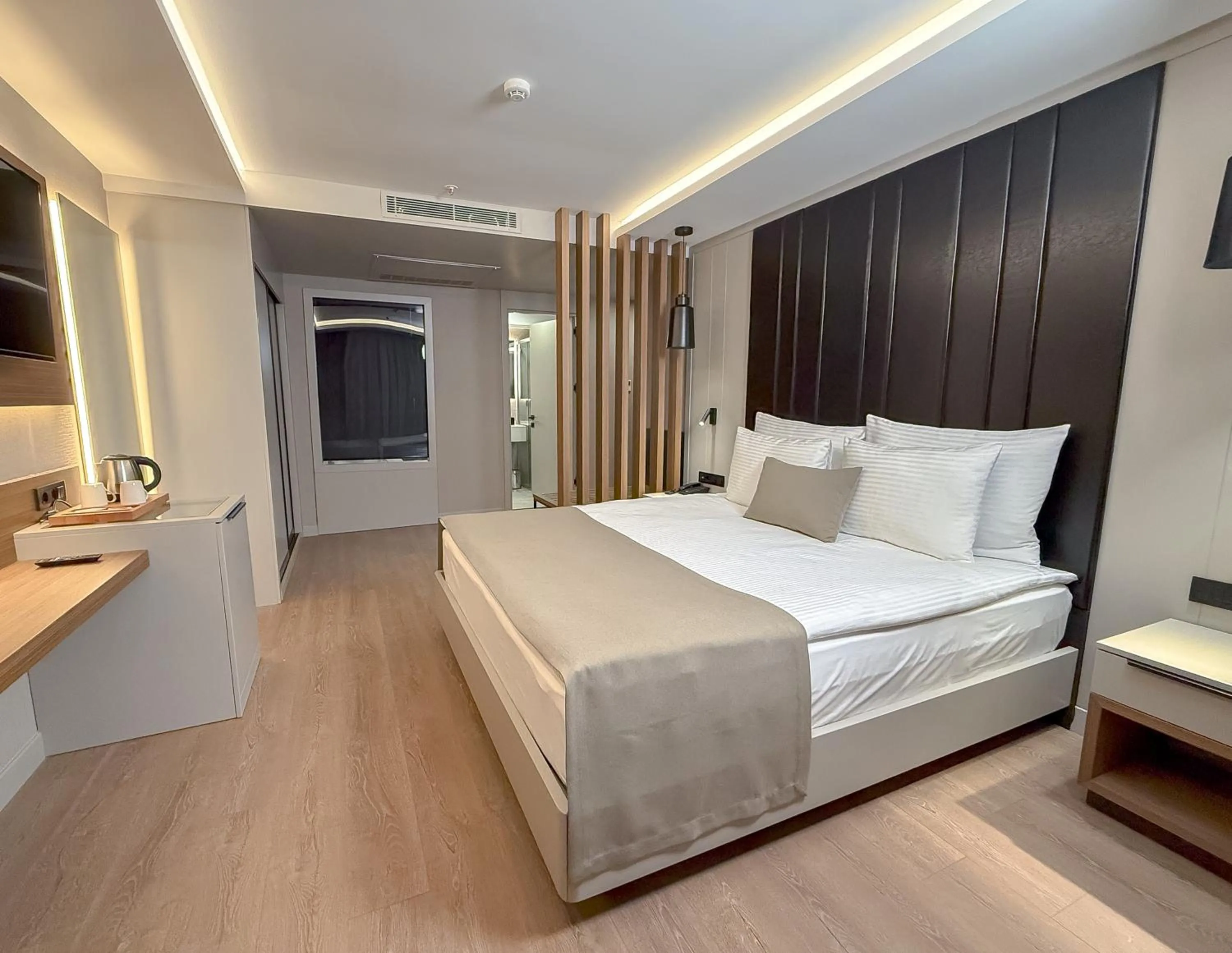 Photo of the whole room, Bed in Dedeman Adana