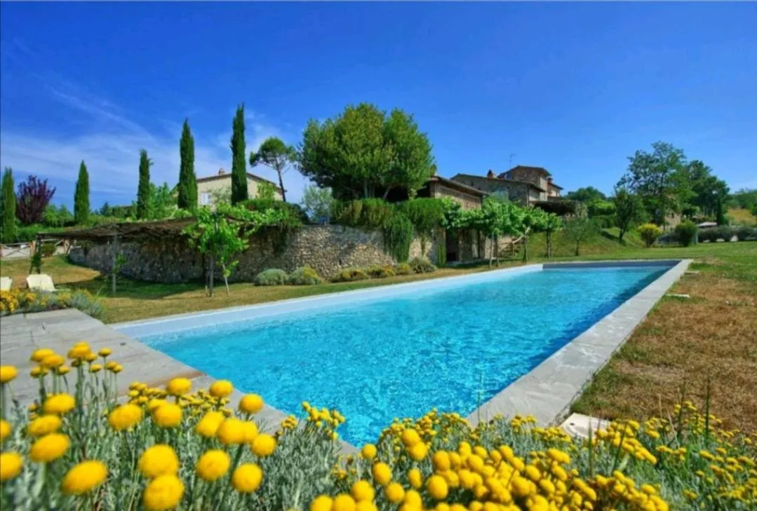 Swimming pool in Tinaia