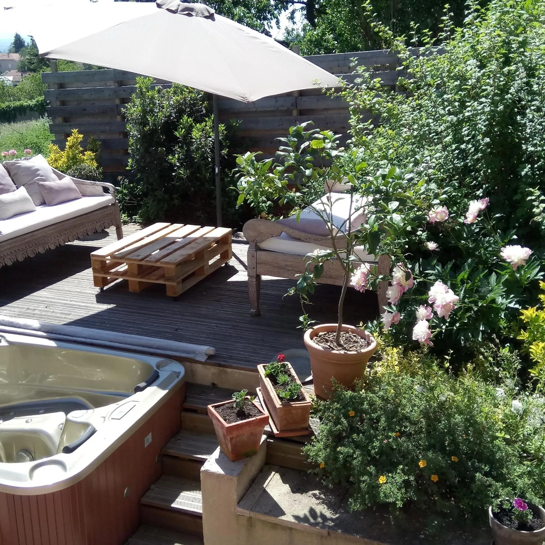 Garden in Relais St Jacques - Roanne