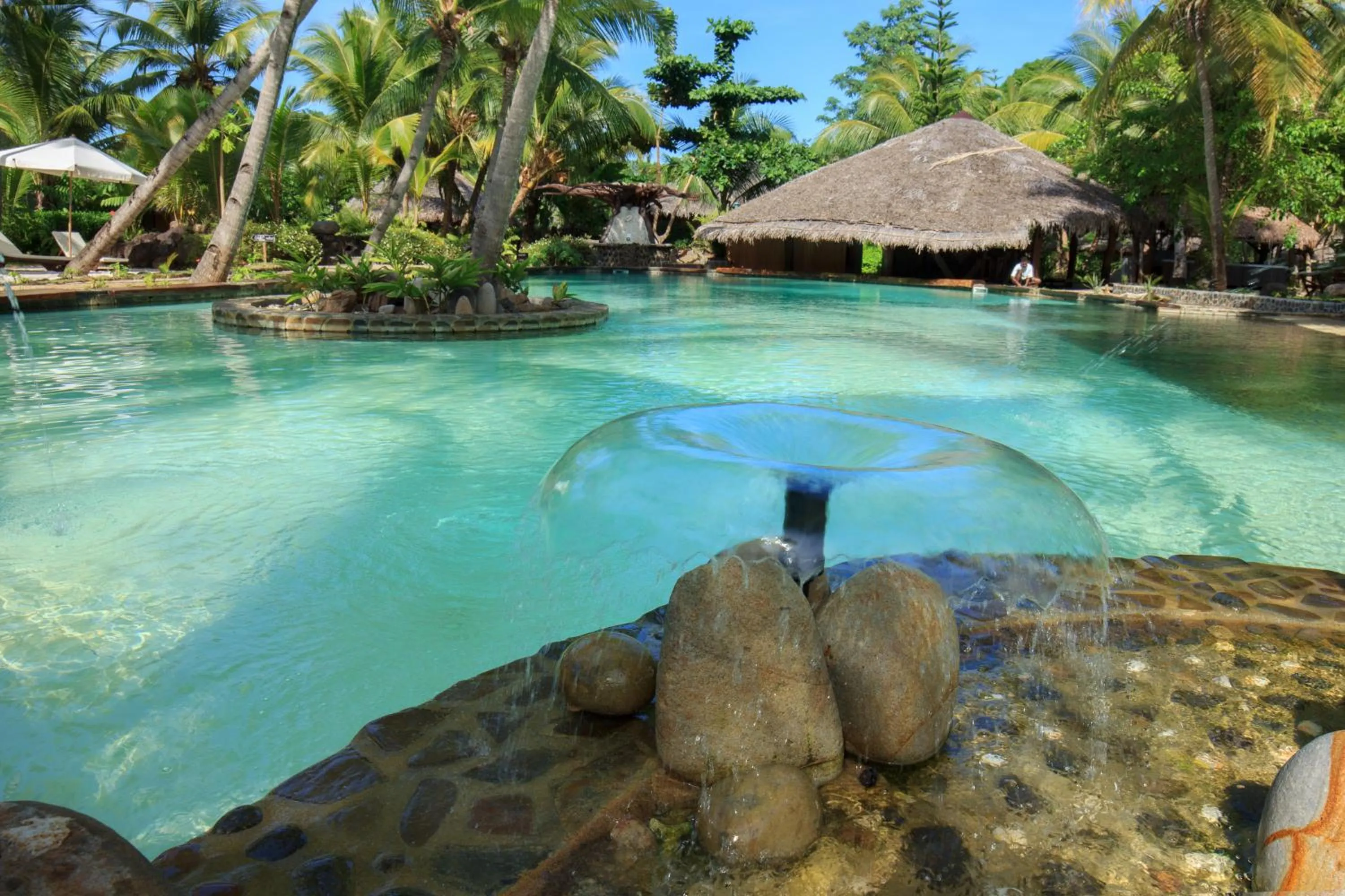 Swimming pool in Ravintsara Wellness Hotel