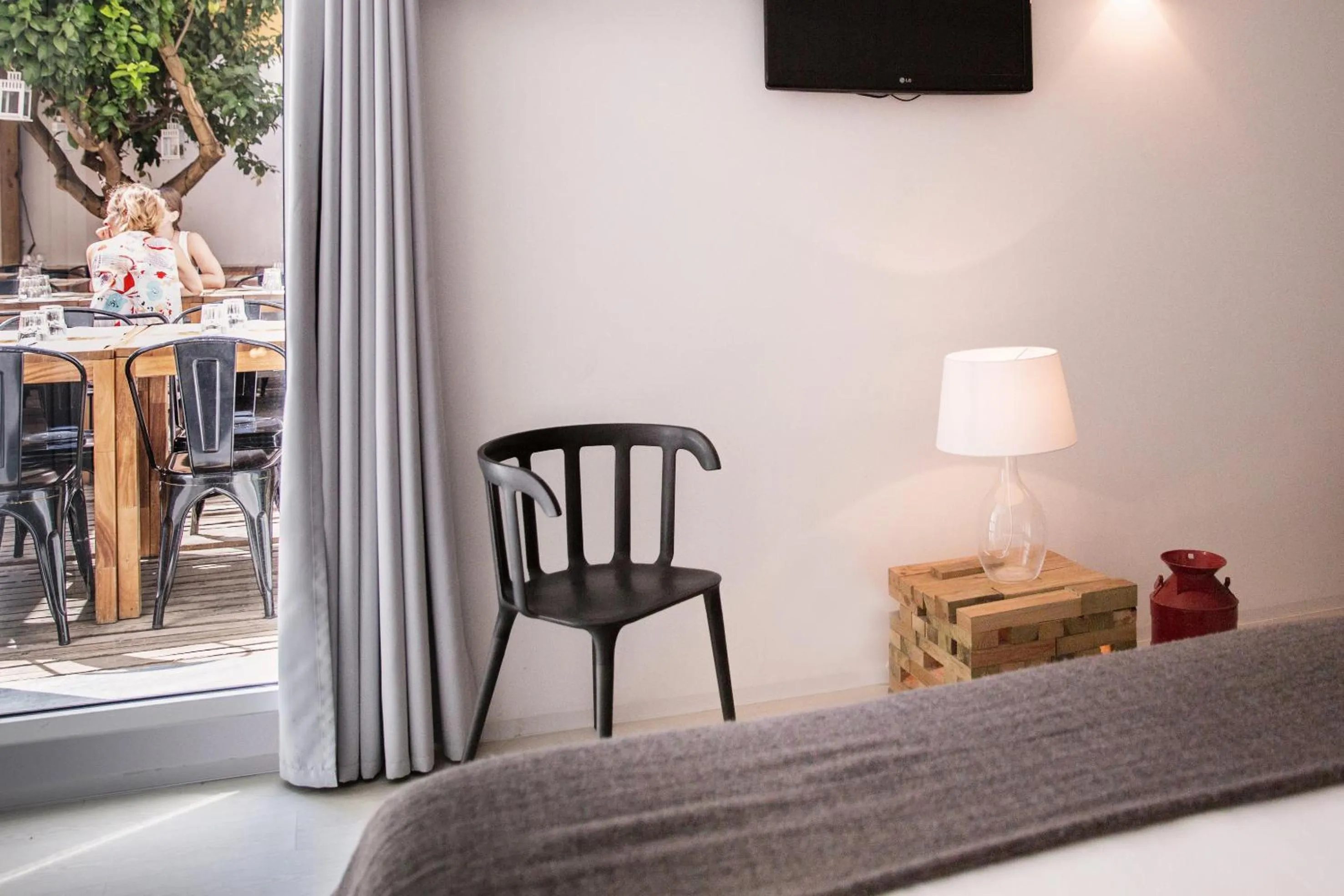 Bedroom in Santa Bica Eat Drink & Sleep