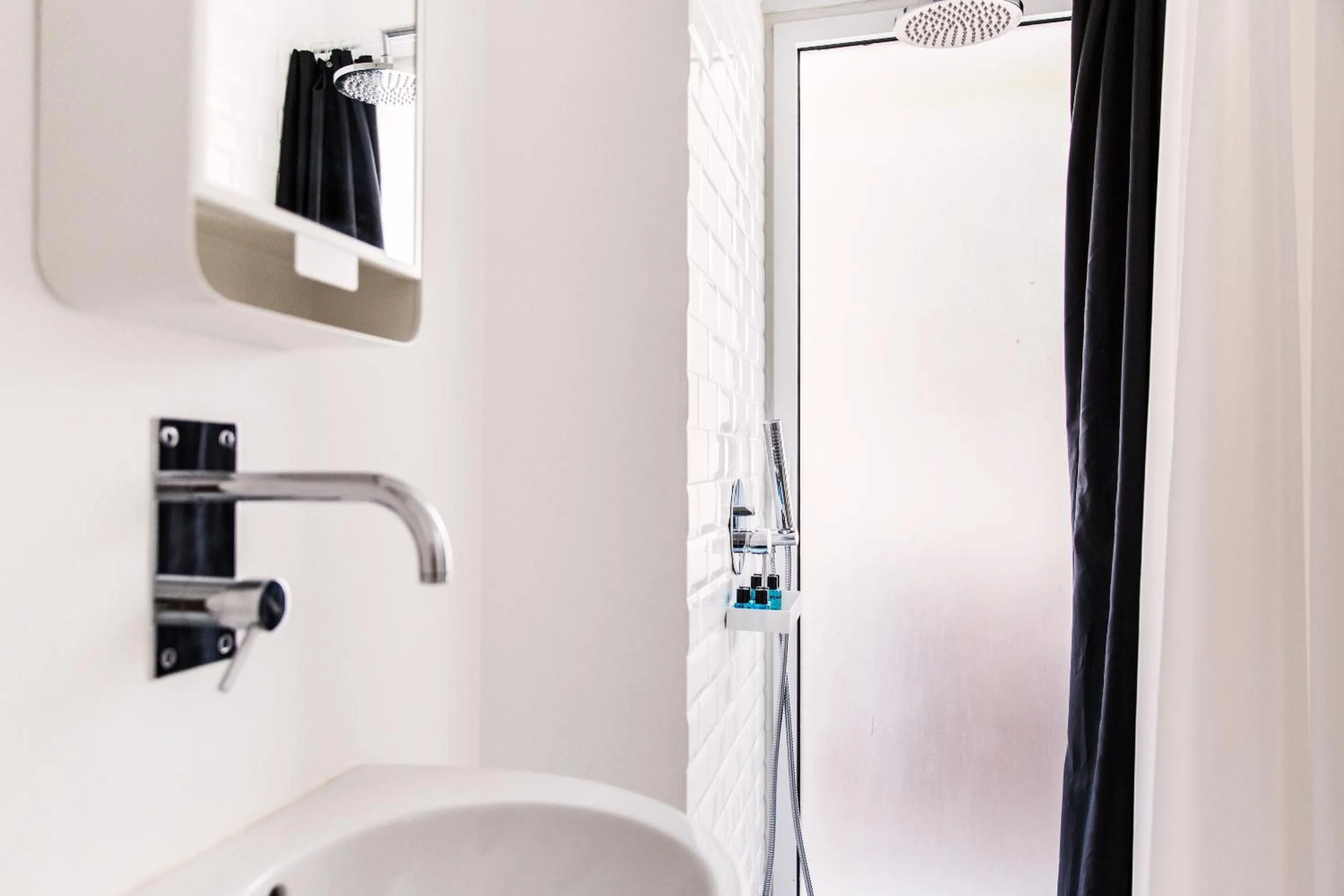 Bathroom in Santa Bica Eat Drink & Sleep