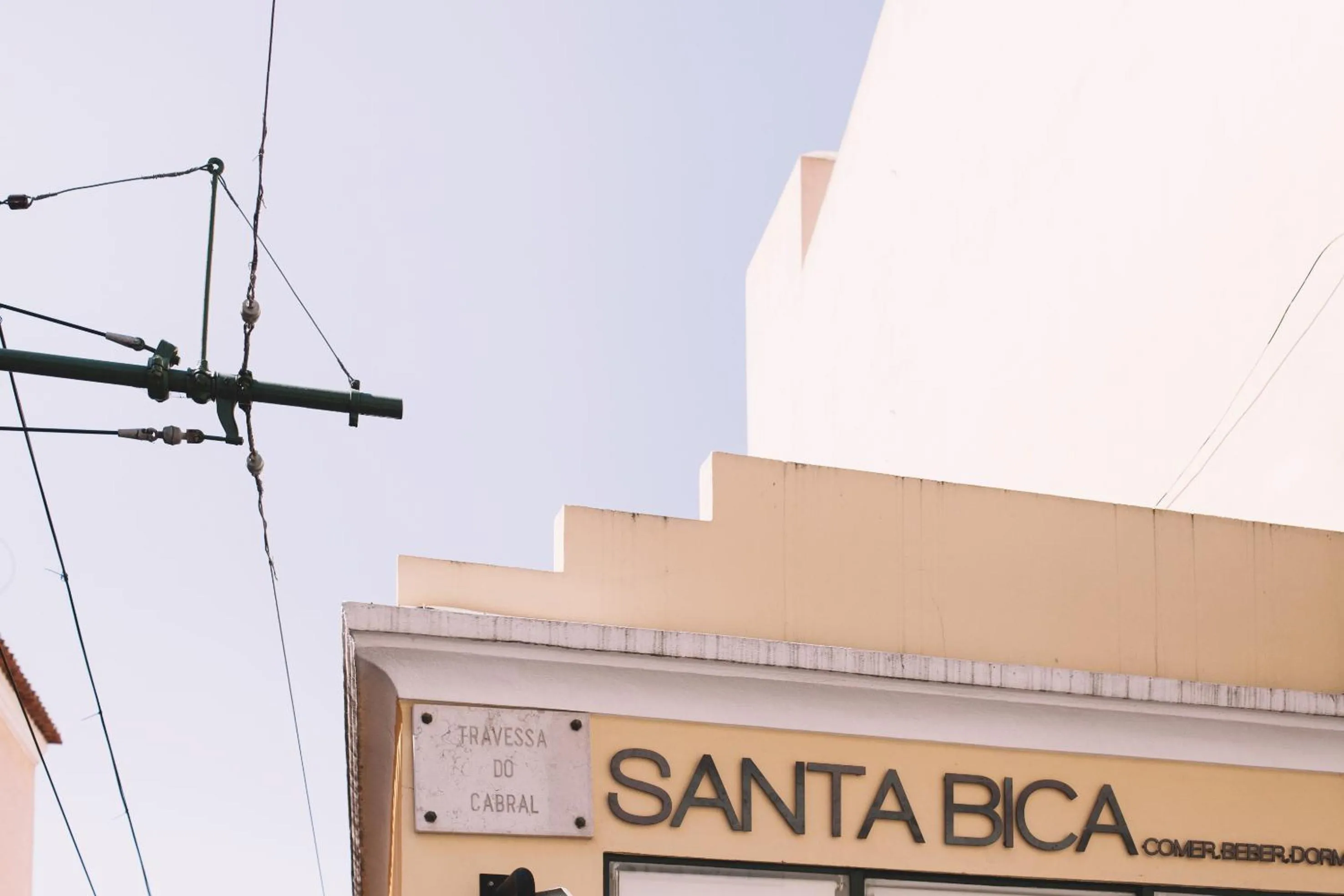 Facade/entrance in Santa Bica Eat Drink & Sleep