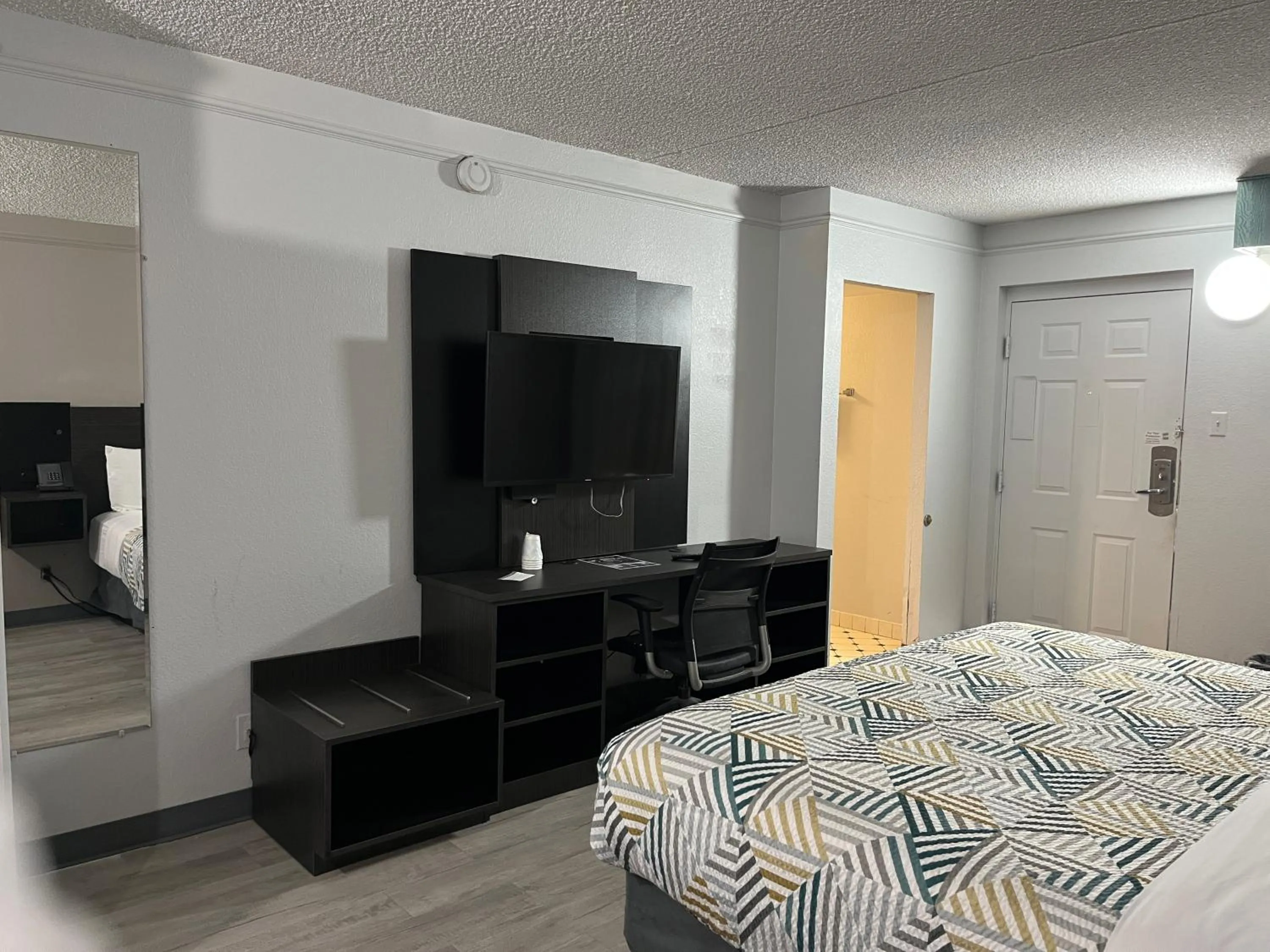 Bed in Studio 6 Phoenix, AZ Midtown