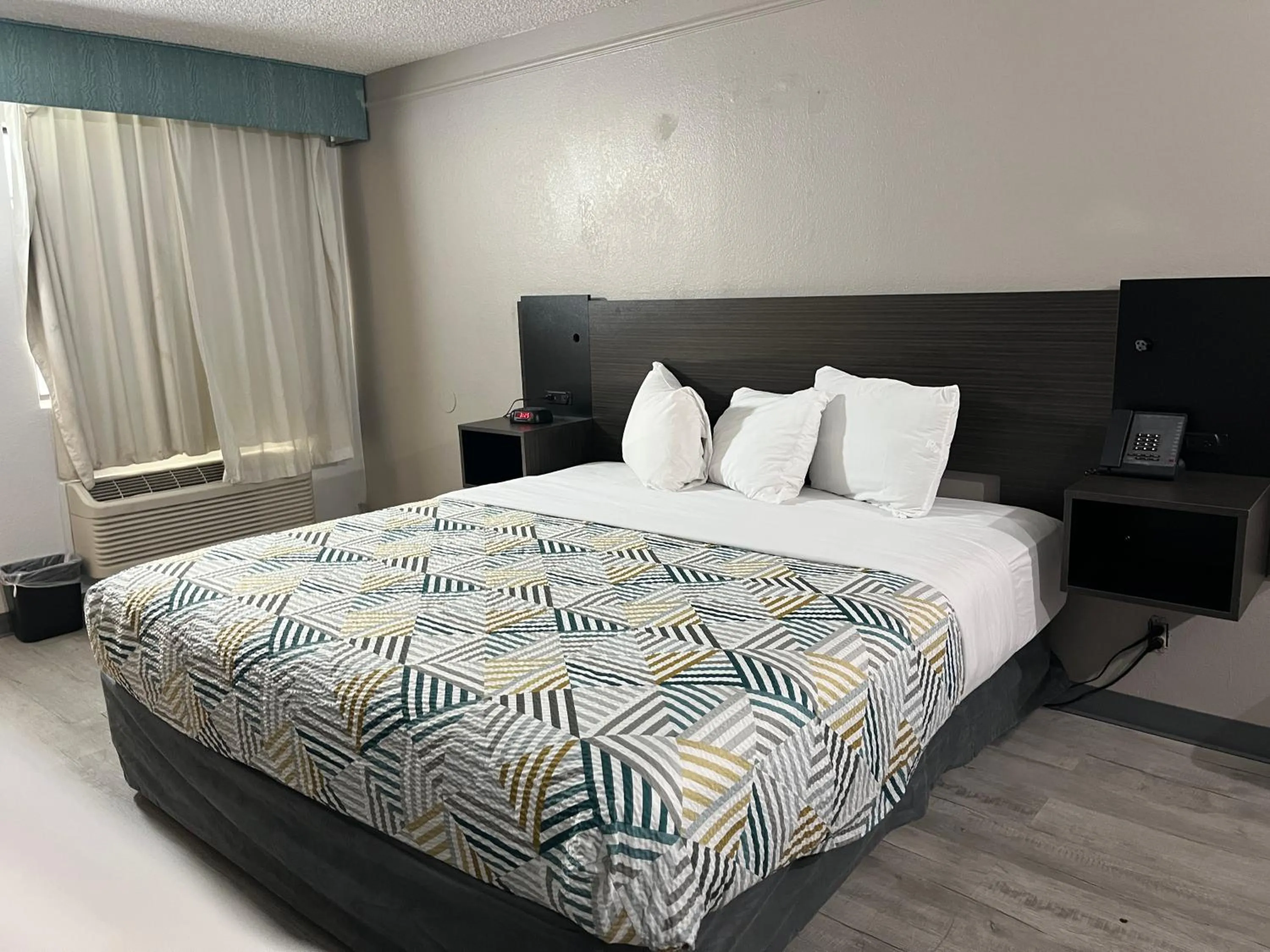 Bed in Studio 6 Phoenix, AZ Midtown