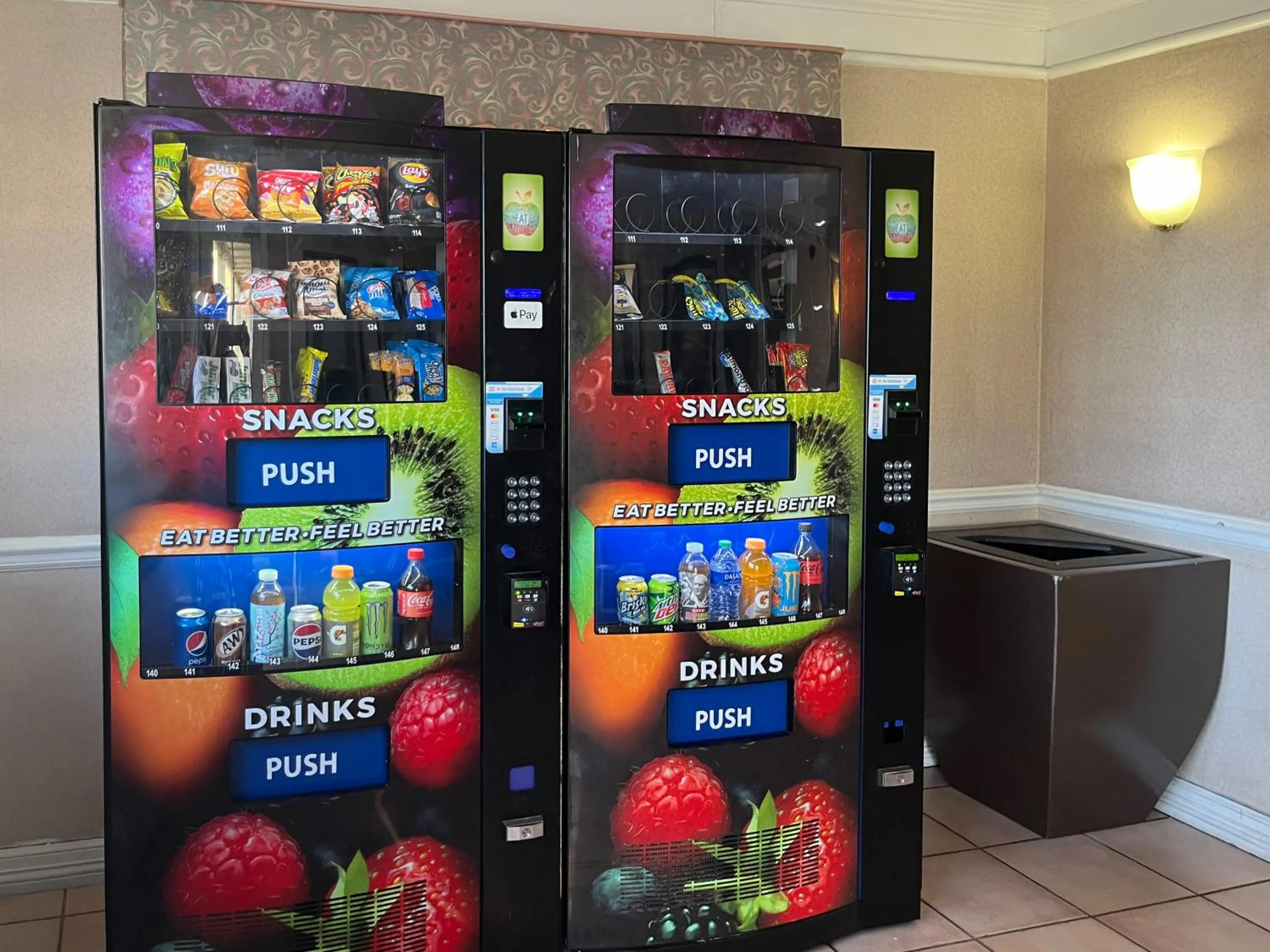 vending machine in Studio 6 Phoenix, AZ Midtown