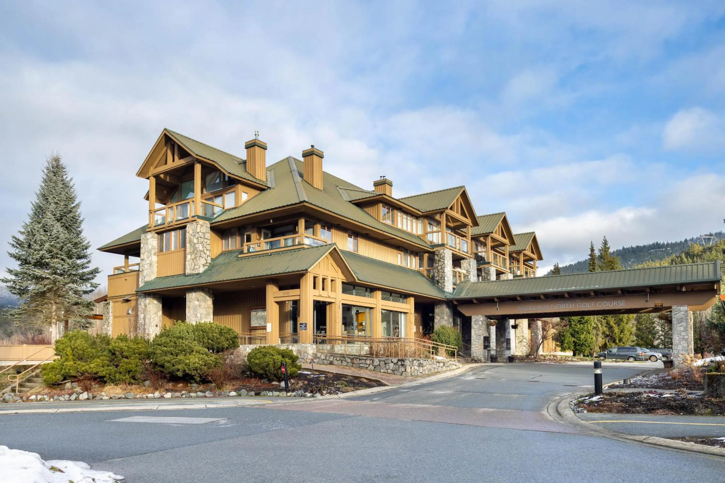 Nicklaus North - Clubhouse by Whistler Premier
