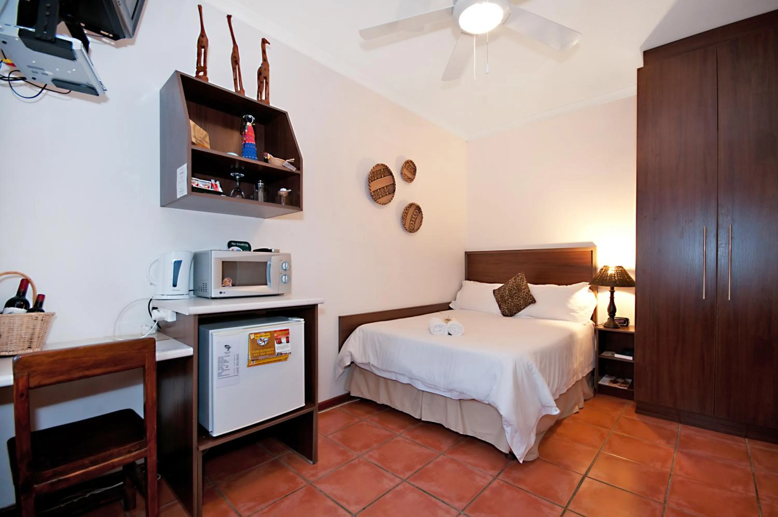 Bedroom, Bed in Africa Beach B&B