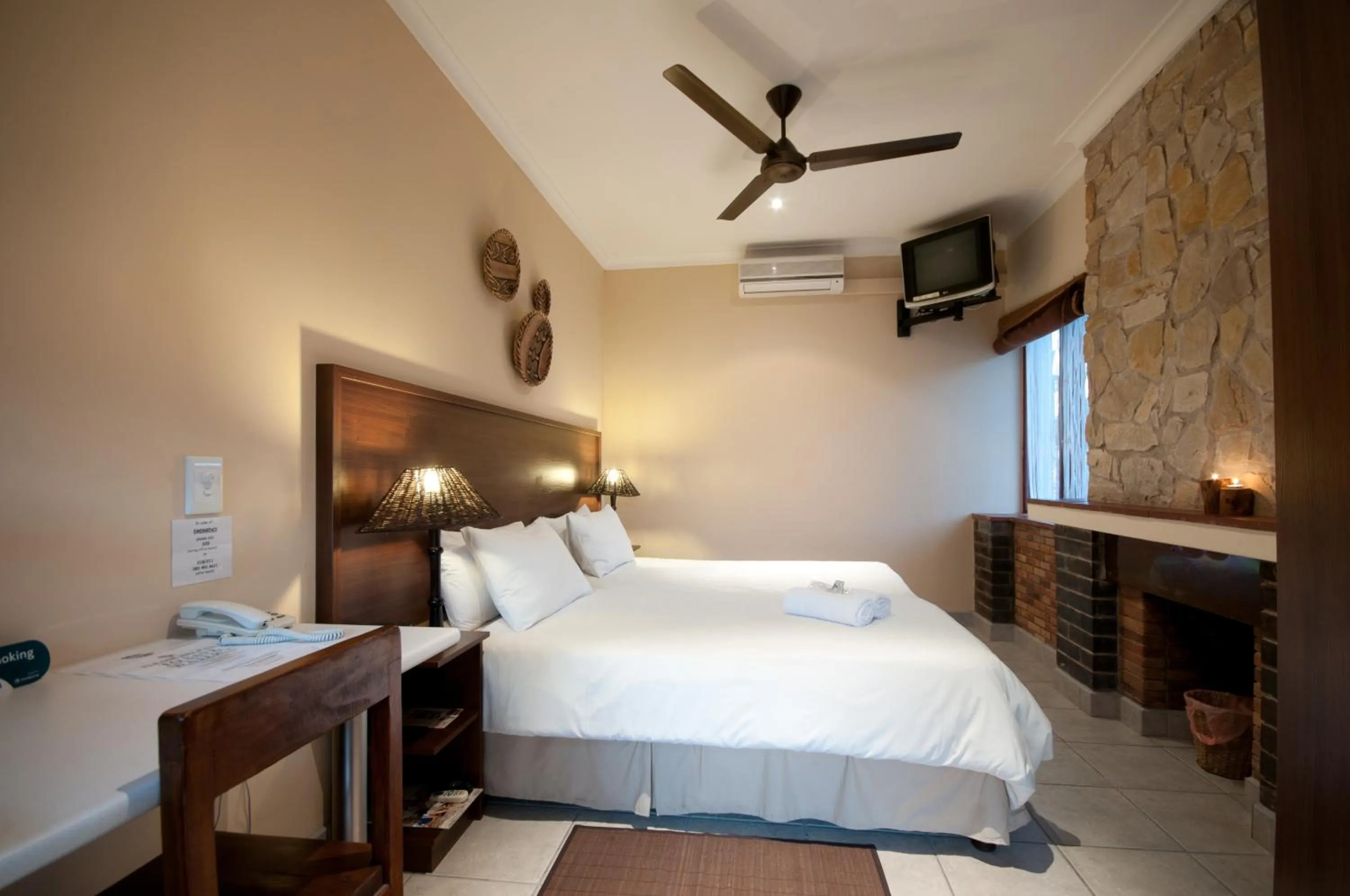 Bedroom, Bed in Africa Beach B&B