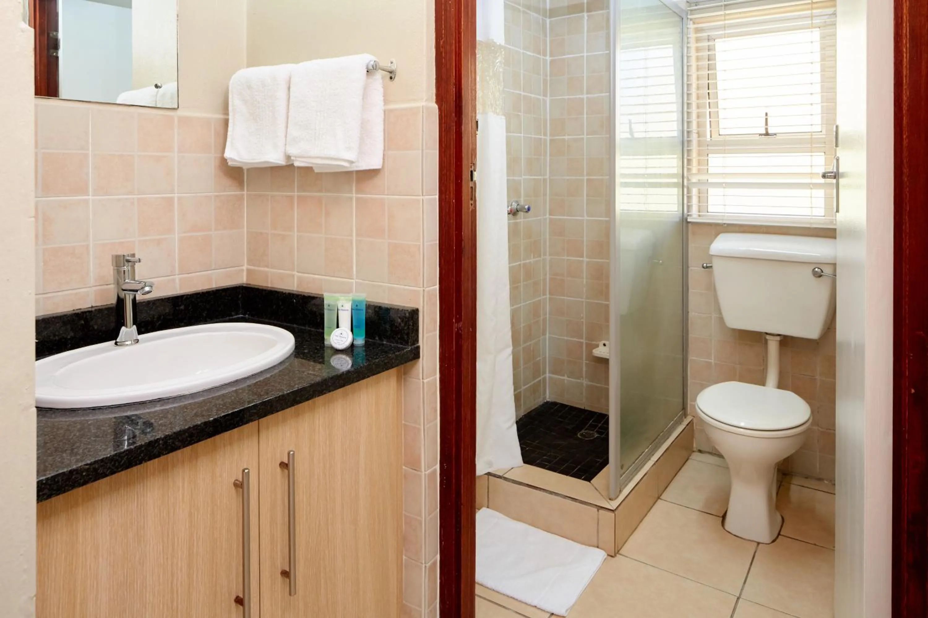 Shower in First Group Chaka's Rock Chalets