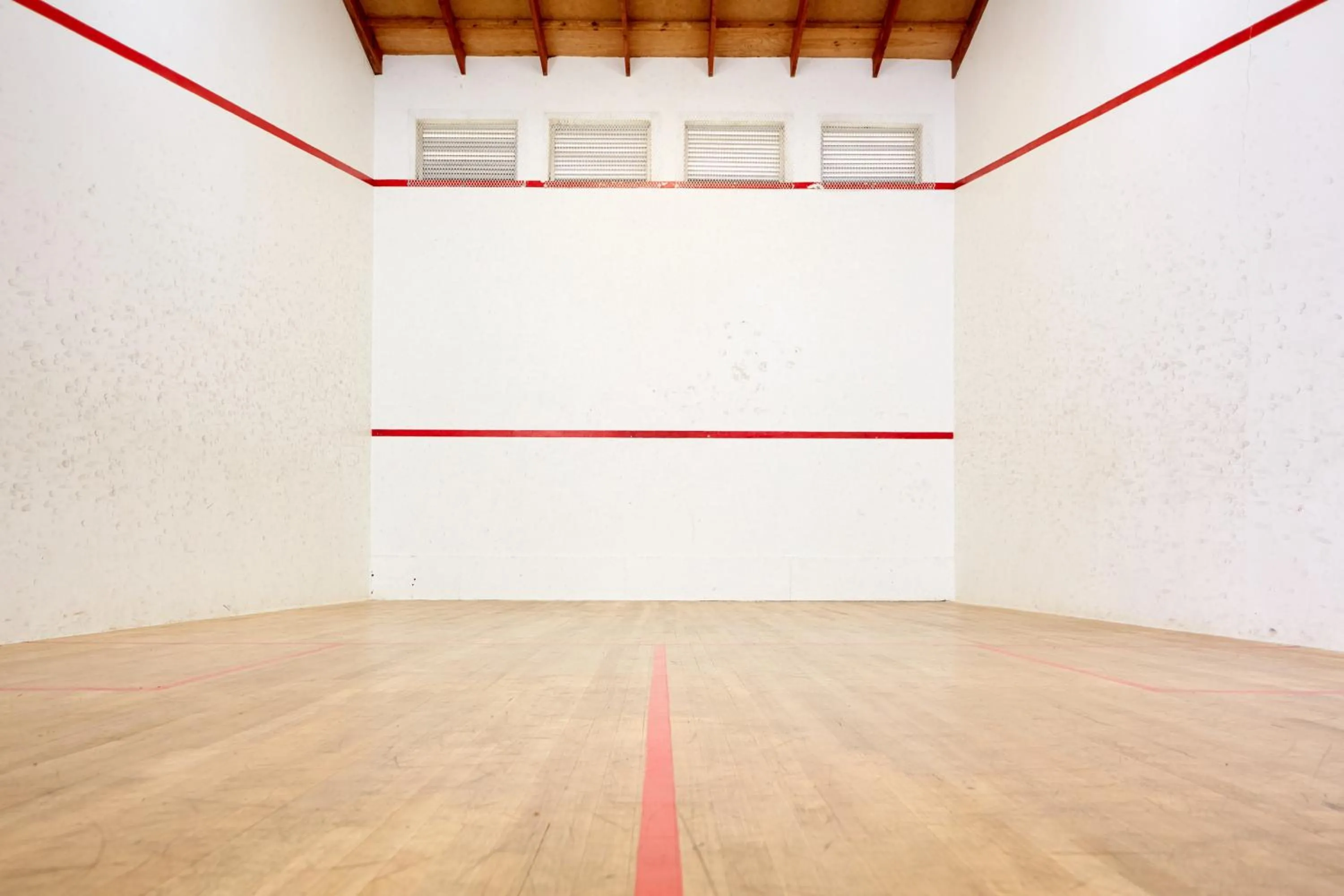 Squash in First Group Chaka's Rock Chalets