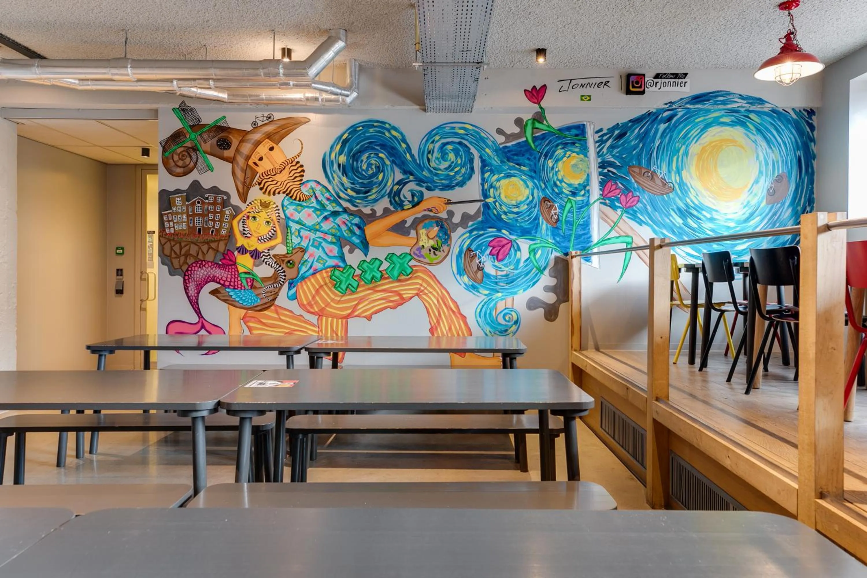 Decorative detail in ClinkNOORD Hostel