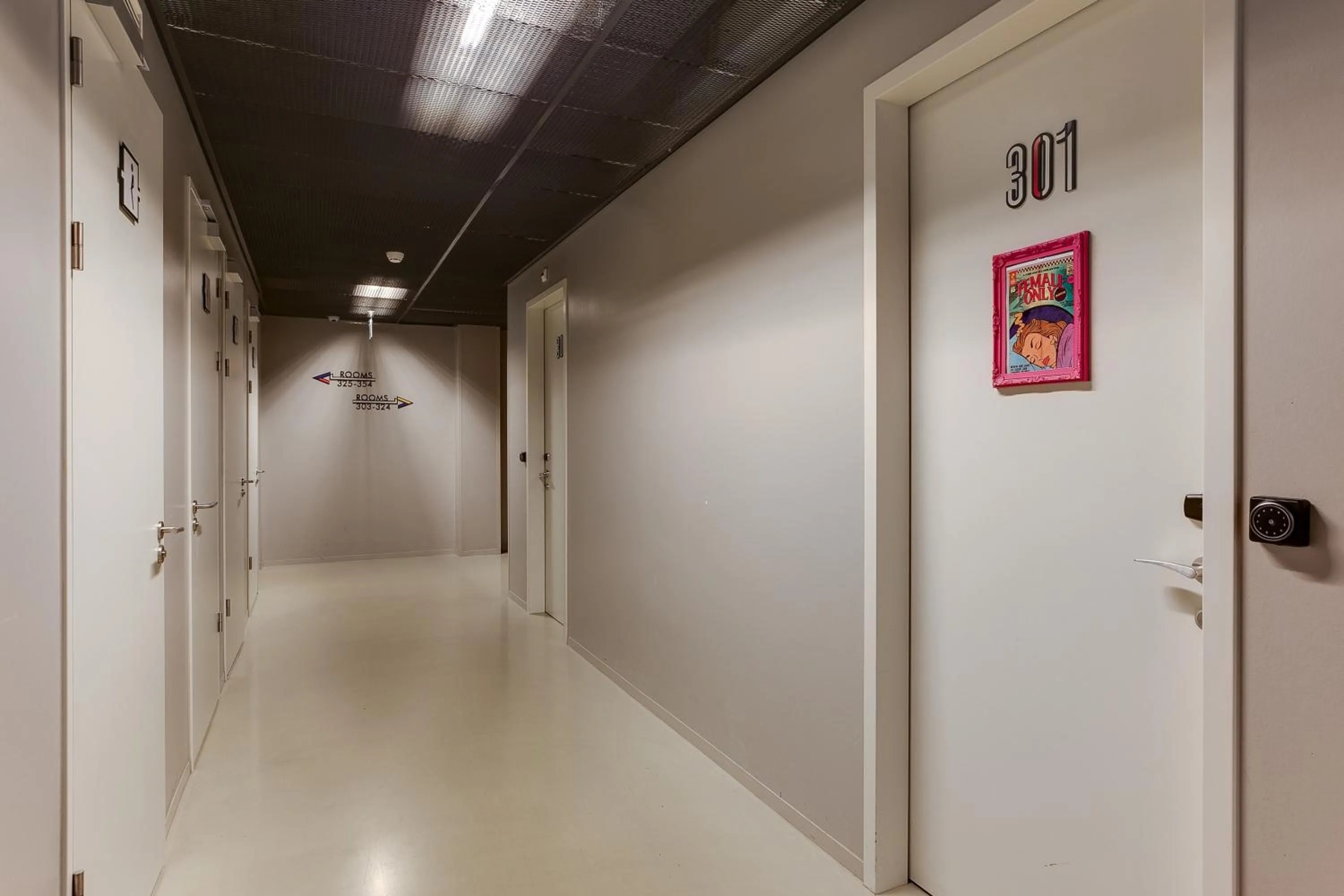 Decorative detail in ClinkNOORD Hostel