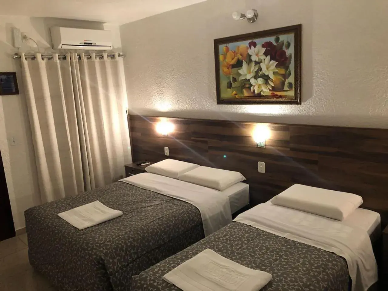 Luxury Triple Room in Hotel Masseilot Luxury Triple Room in Hotel Masseilot