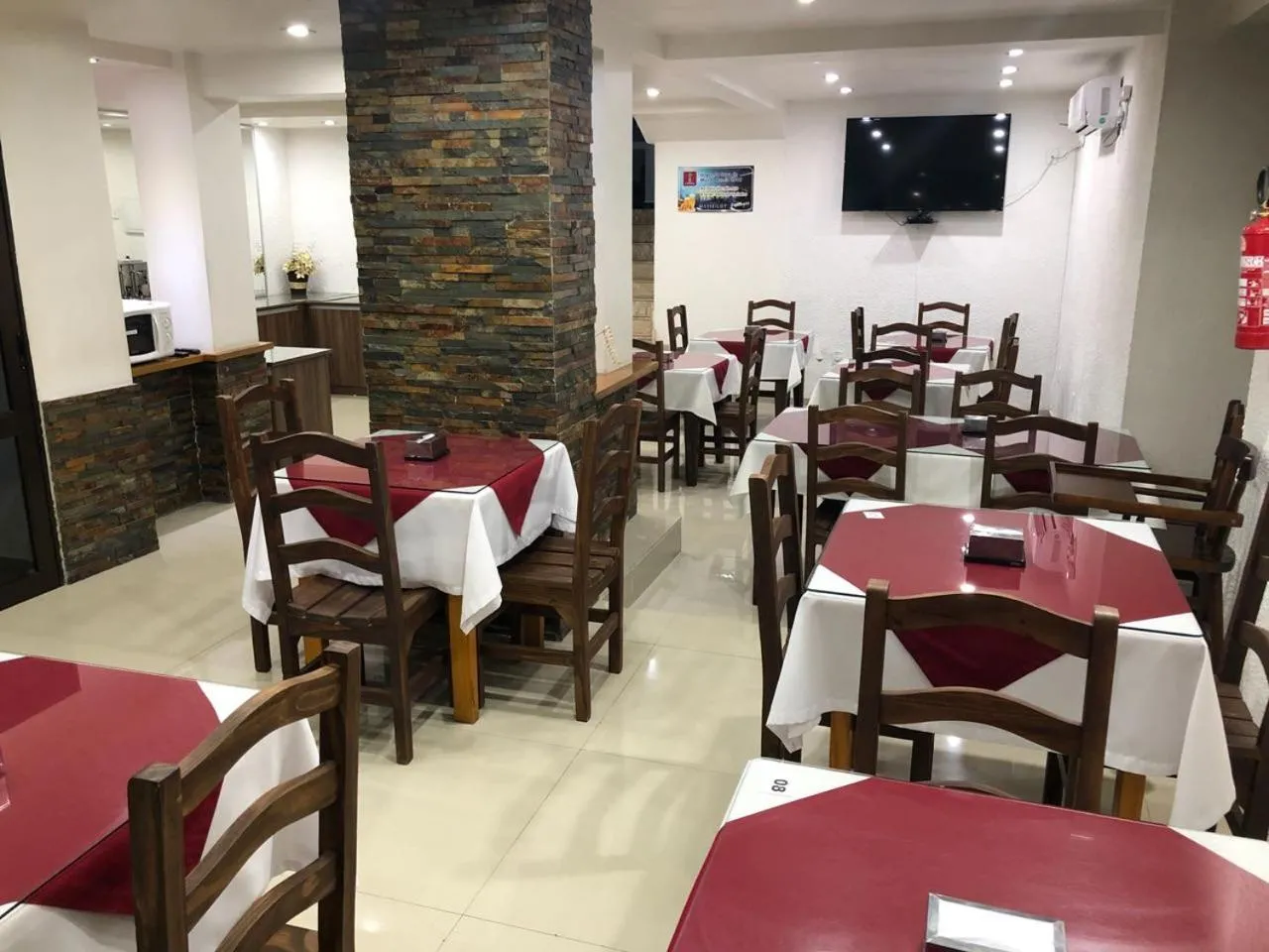 Restaurant/places to eat in Hotel Masseilot